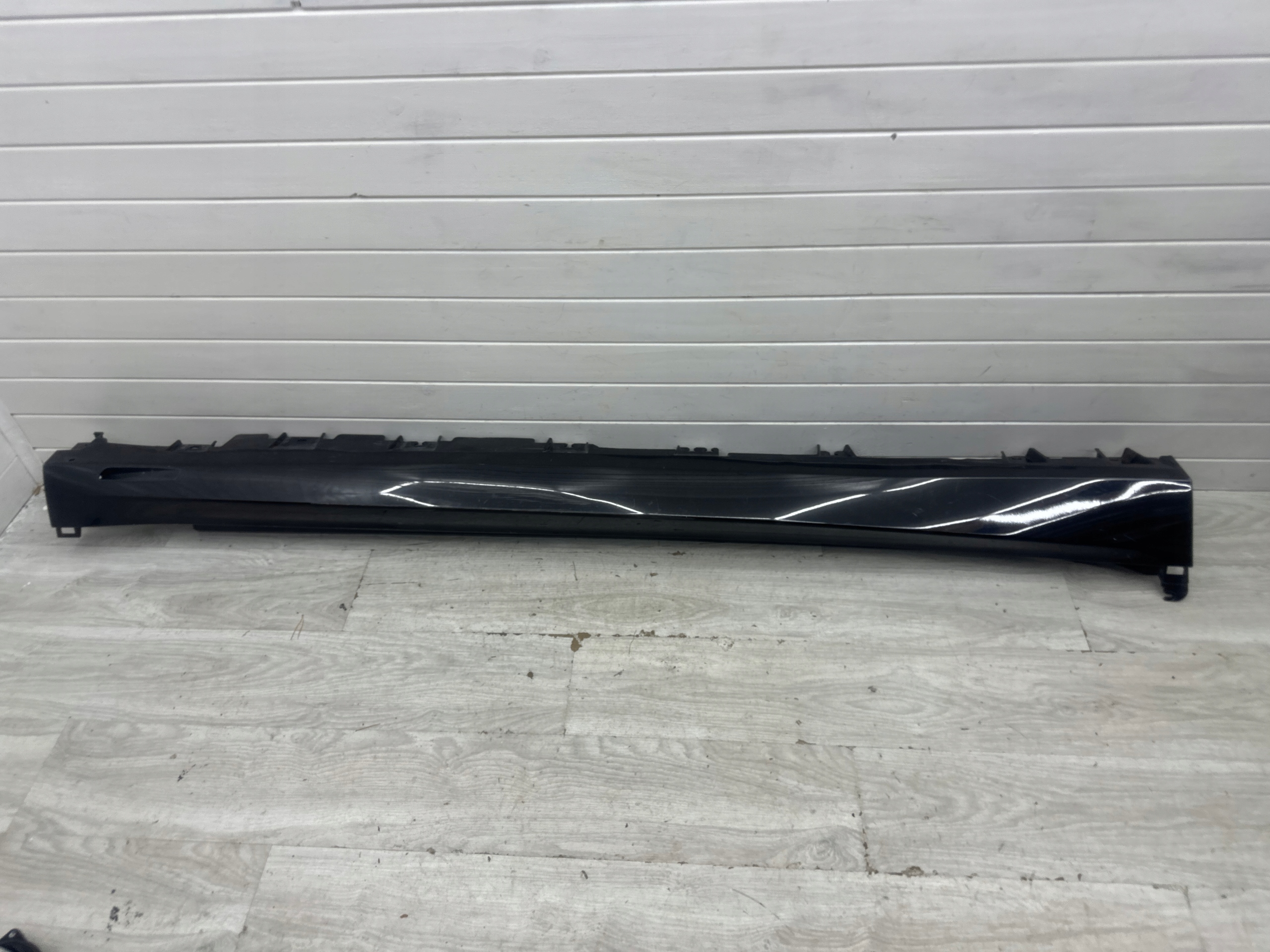BMW X5 G05 m-packet moulding threshold cap right 8069278
