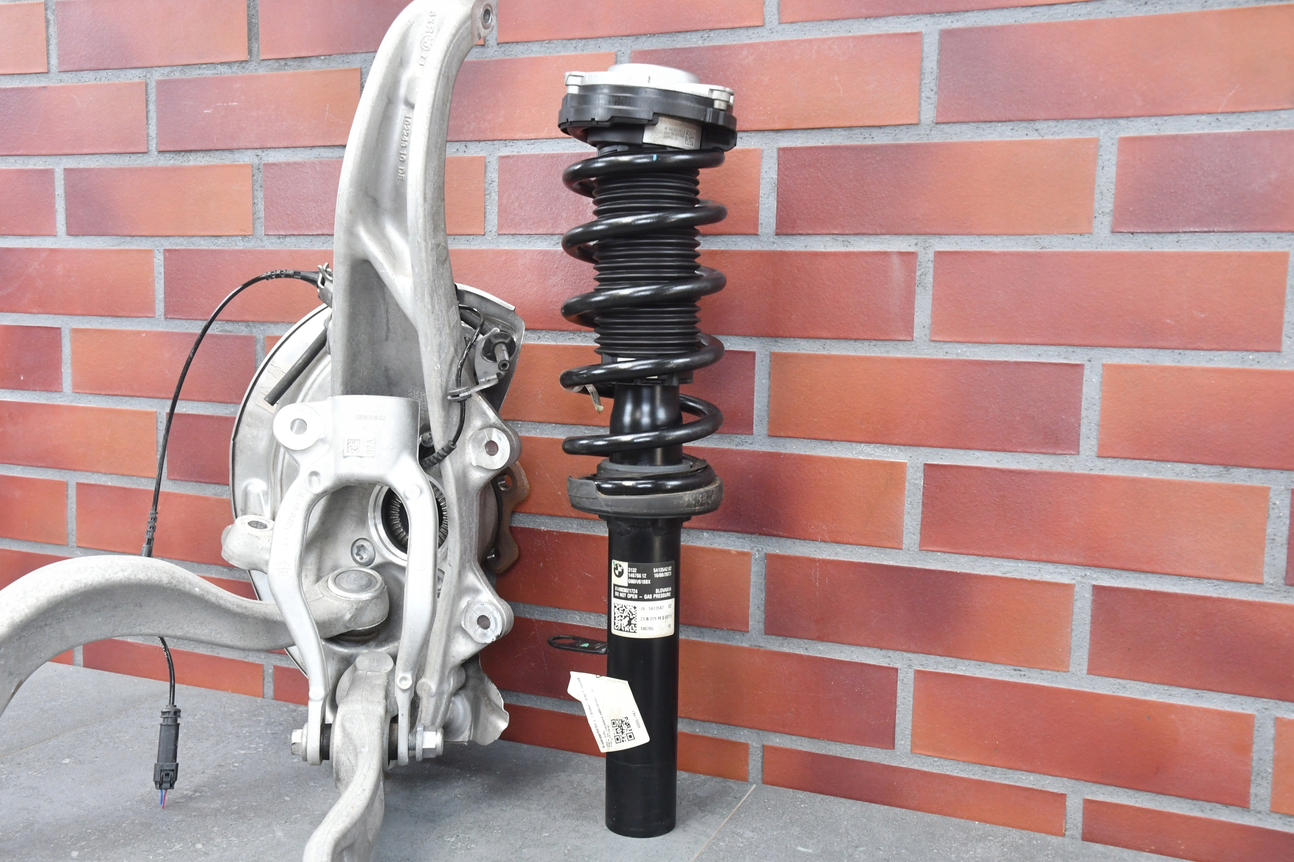 swing right front shock absorber right BMW 5 G60 4x4 xDrive 10581km