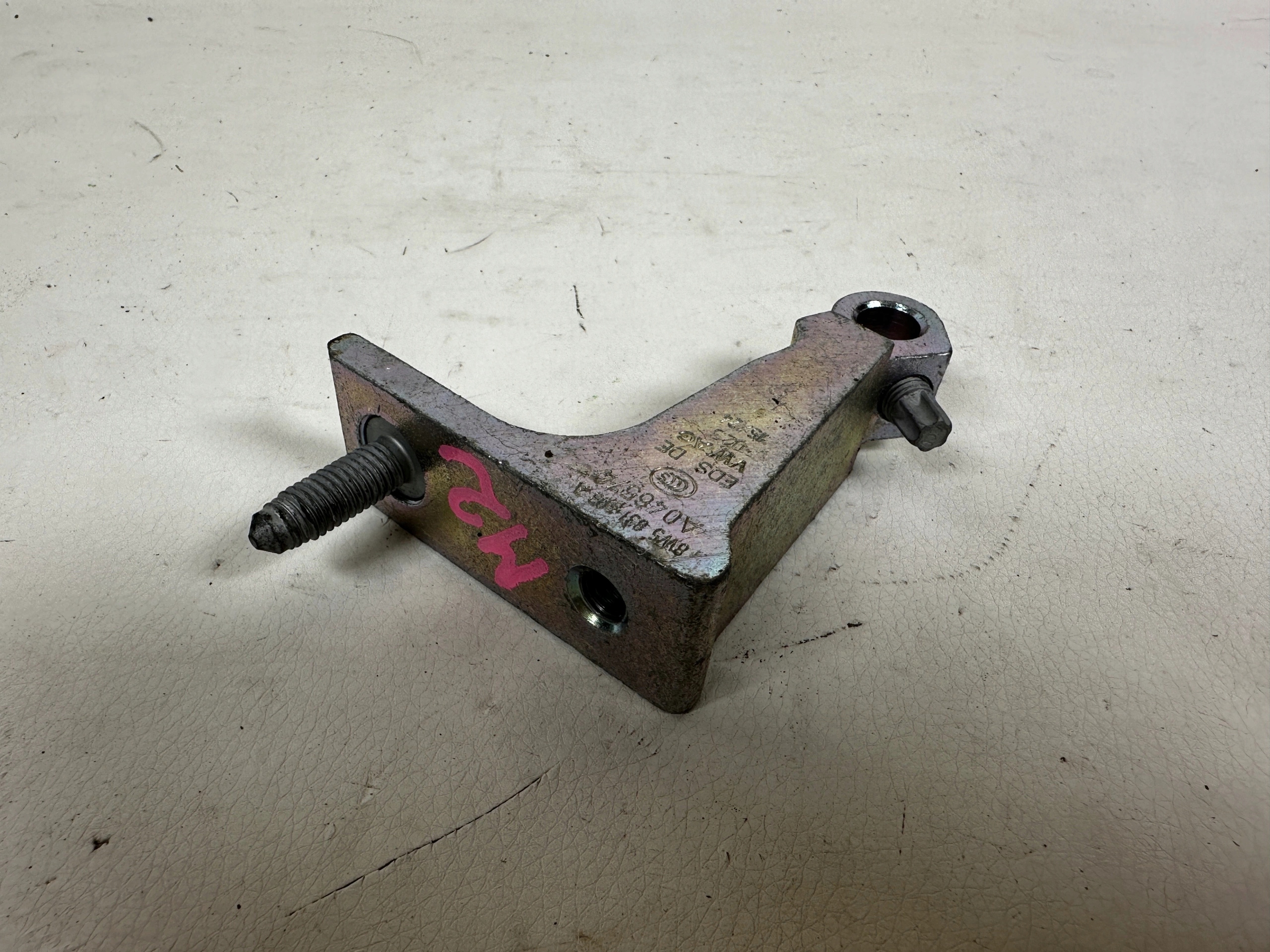 Audi A4 8W B9 hinge door left 8W5831403A