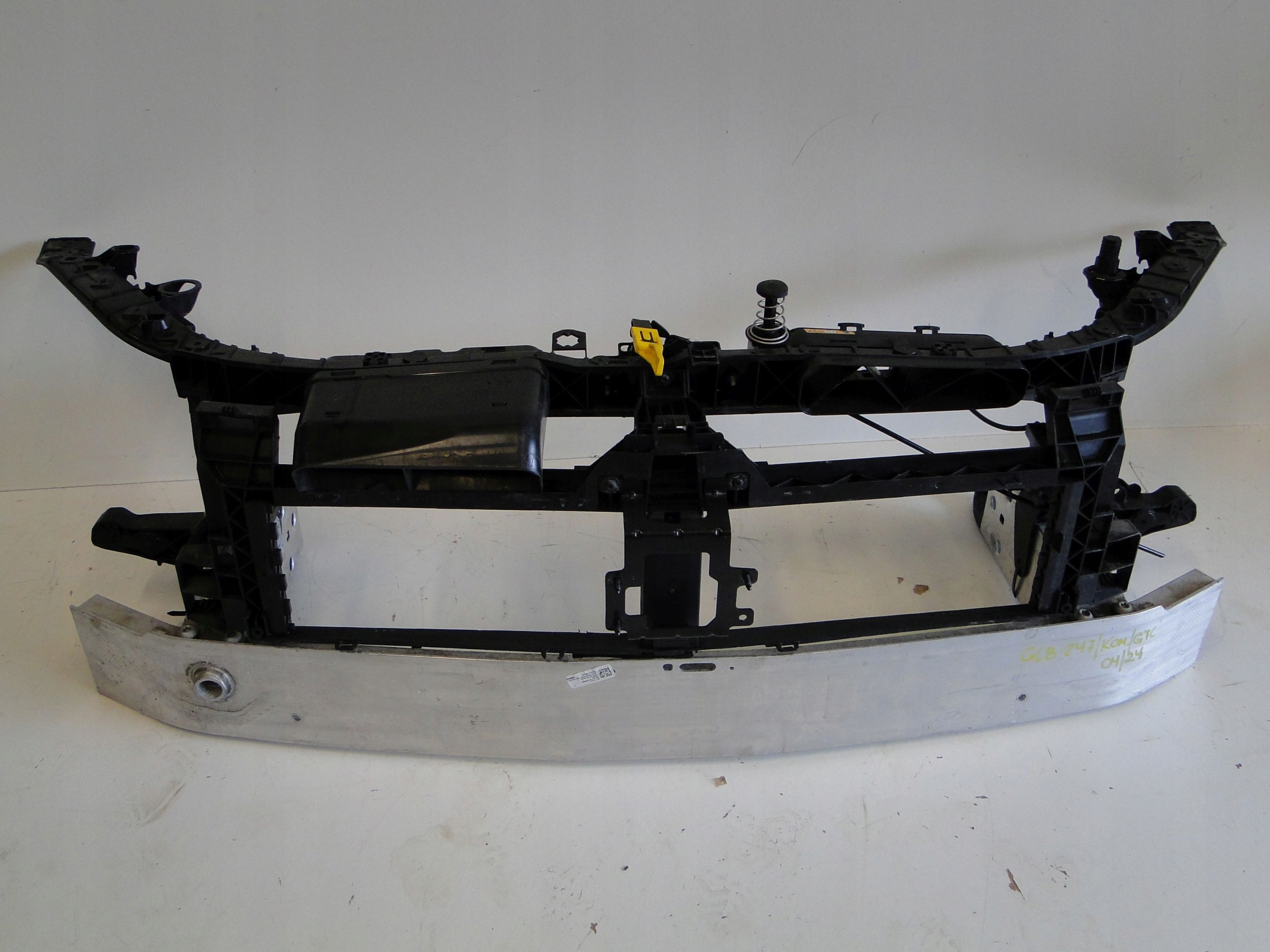 MERCEDES GLB X247 247 PAS PRZEDNI WZMOCNIENIE BELKA STREFY KOMPLET Strona zabudowy przód