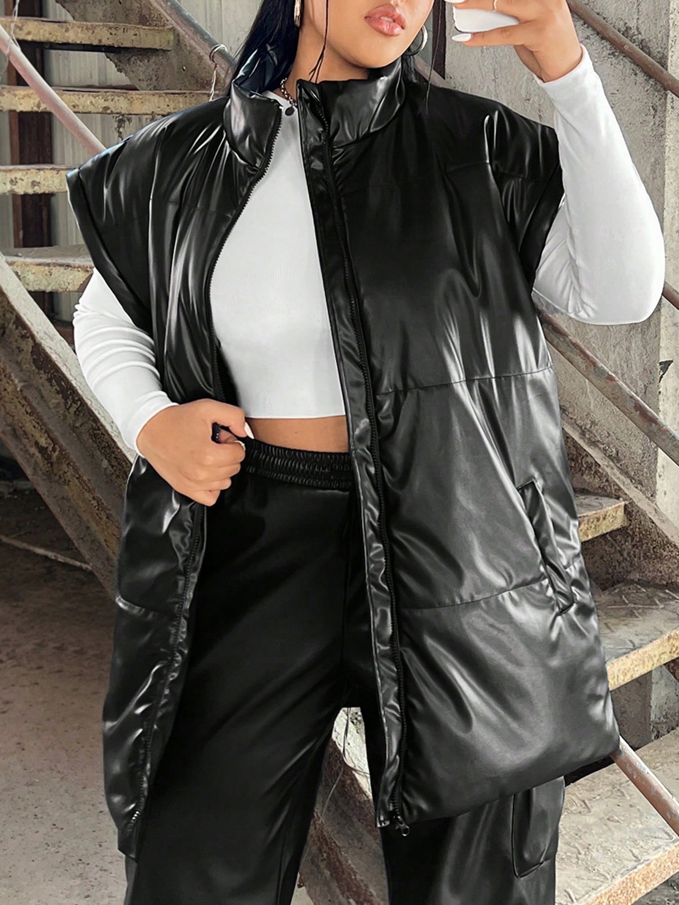Dámská Kožená Prošívaná Vesta S Vatovanou Černou Imitací Kůže Shein 5XL