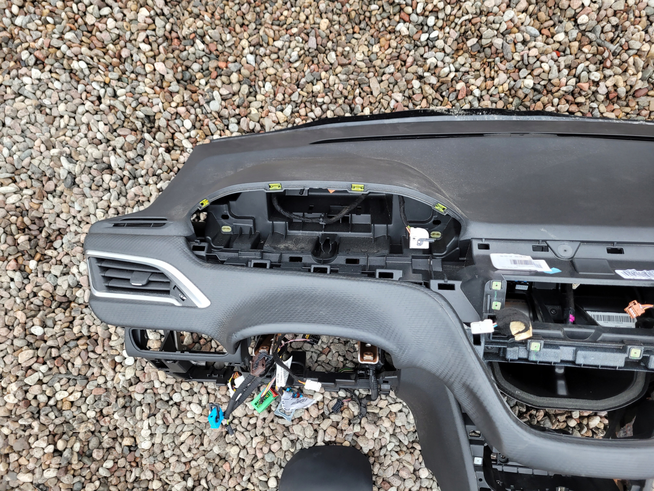 dashboard instrument panel cockpit console PEUGEOT 208 2008 and KARBON DEMONTAZ KOMPLET
