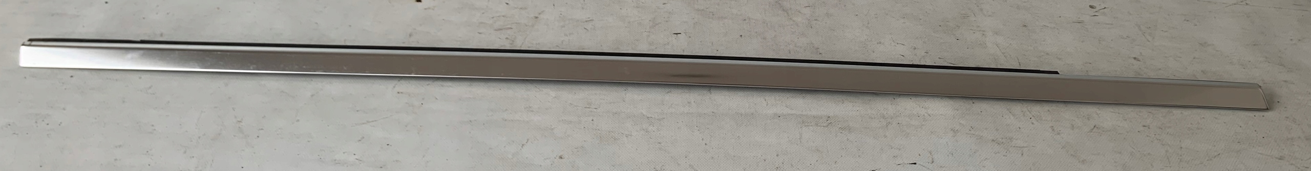 moulding dust right front MERCEDES B 246 A2467250282