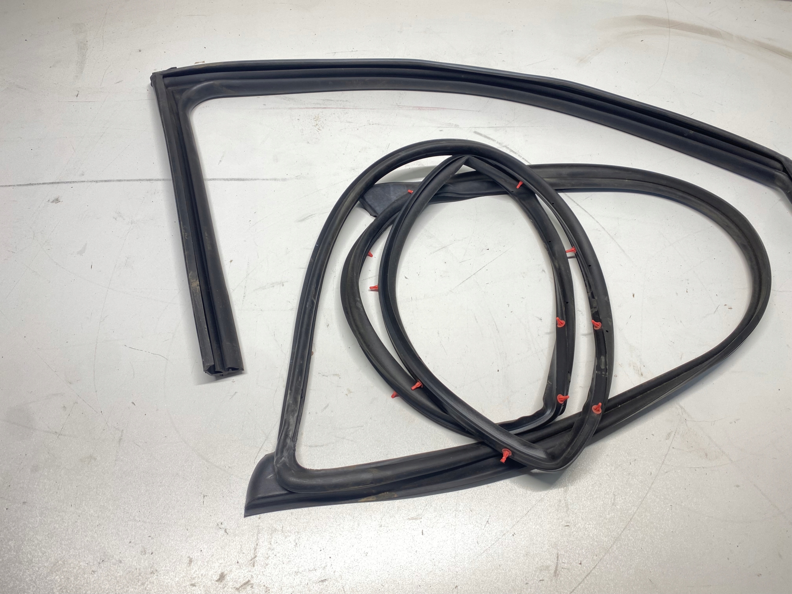 gasket door right front front KIA XCEED 17-25