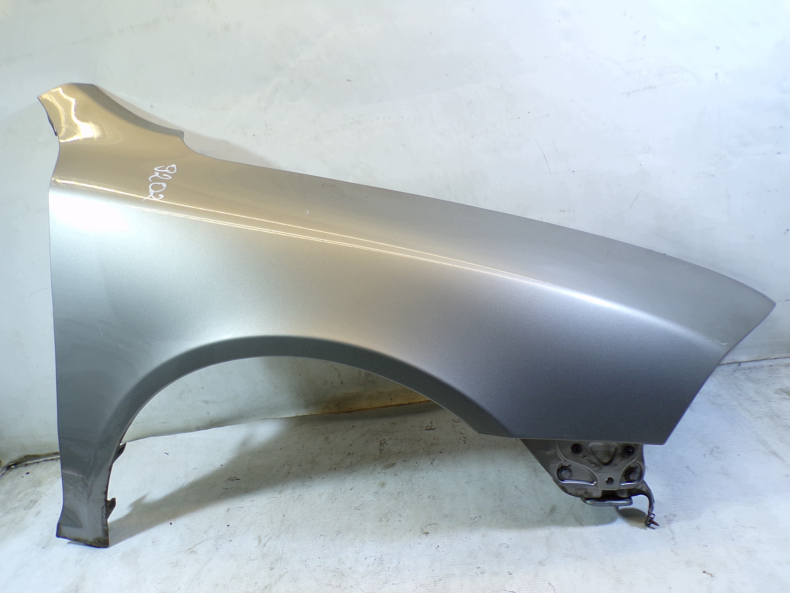 fender right front SKODA OCTAVIA 2 II colour 9202