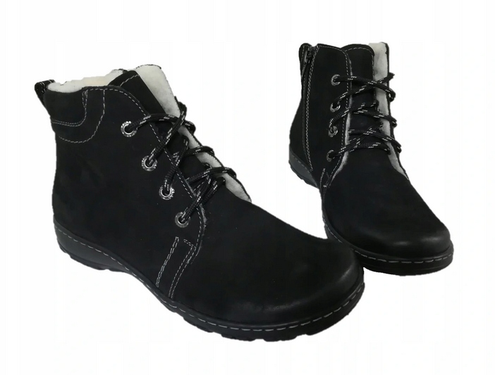 

1. Uniwersał cieplutkie sportkowe obszywane kozaki