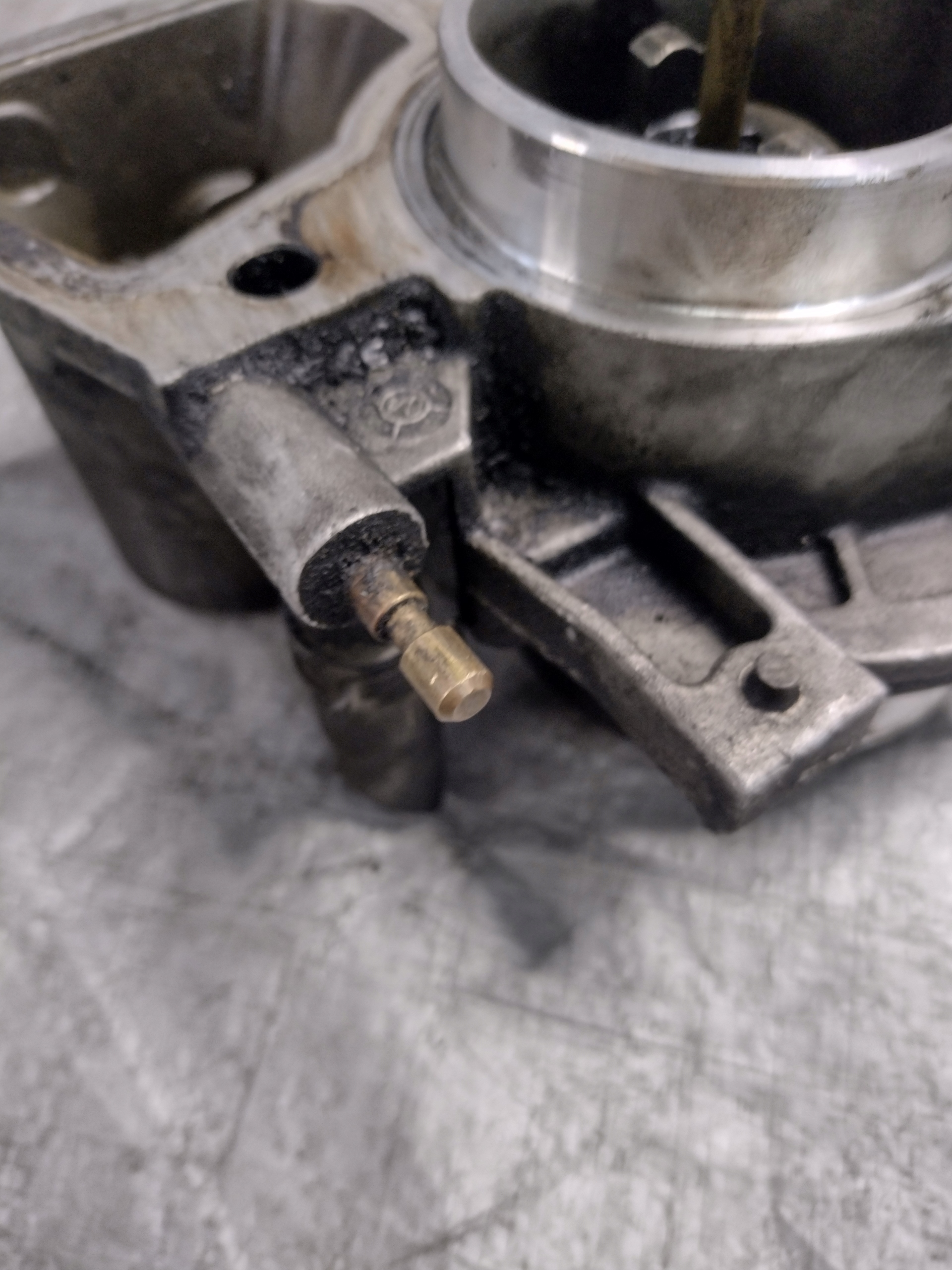 pump vacum Ford Mondeo MK3 2,0 TDCI