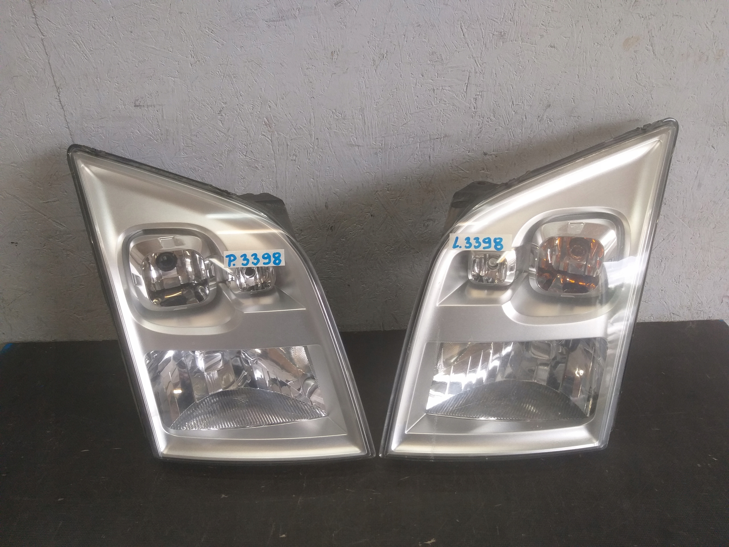 LIGHT LIGHTS FRONT RIGHT LEFT FORD TRANSIT 06
