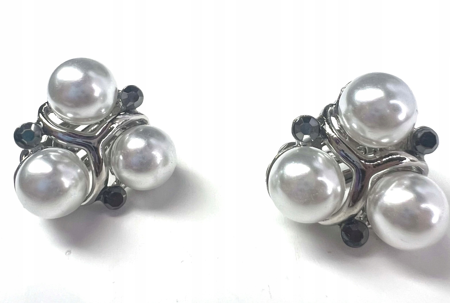 Klipsy do uszu srebrne z perełkami Lolita Accessories