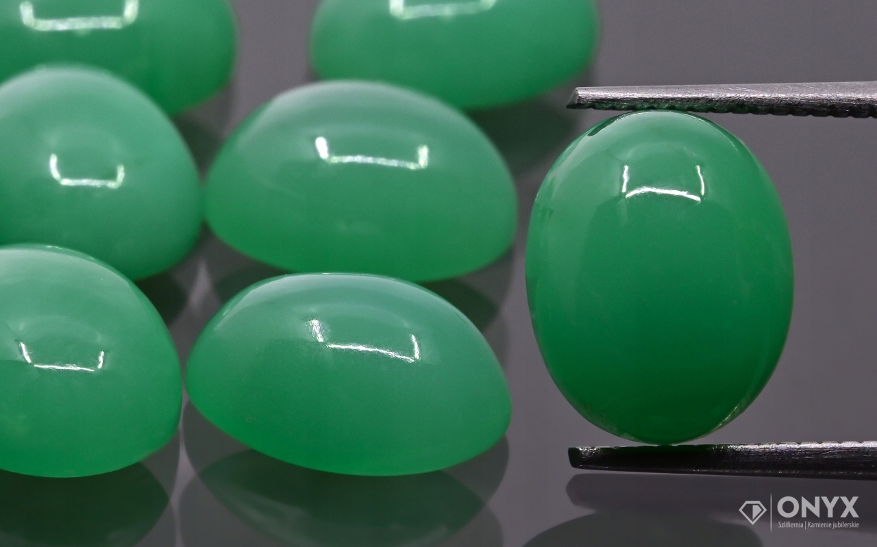 Chrysopraz kabošon ovál 10x8 mm