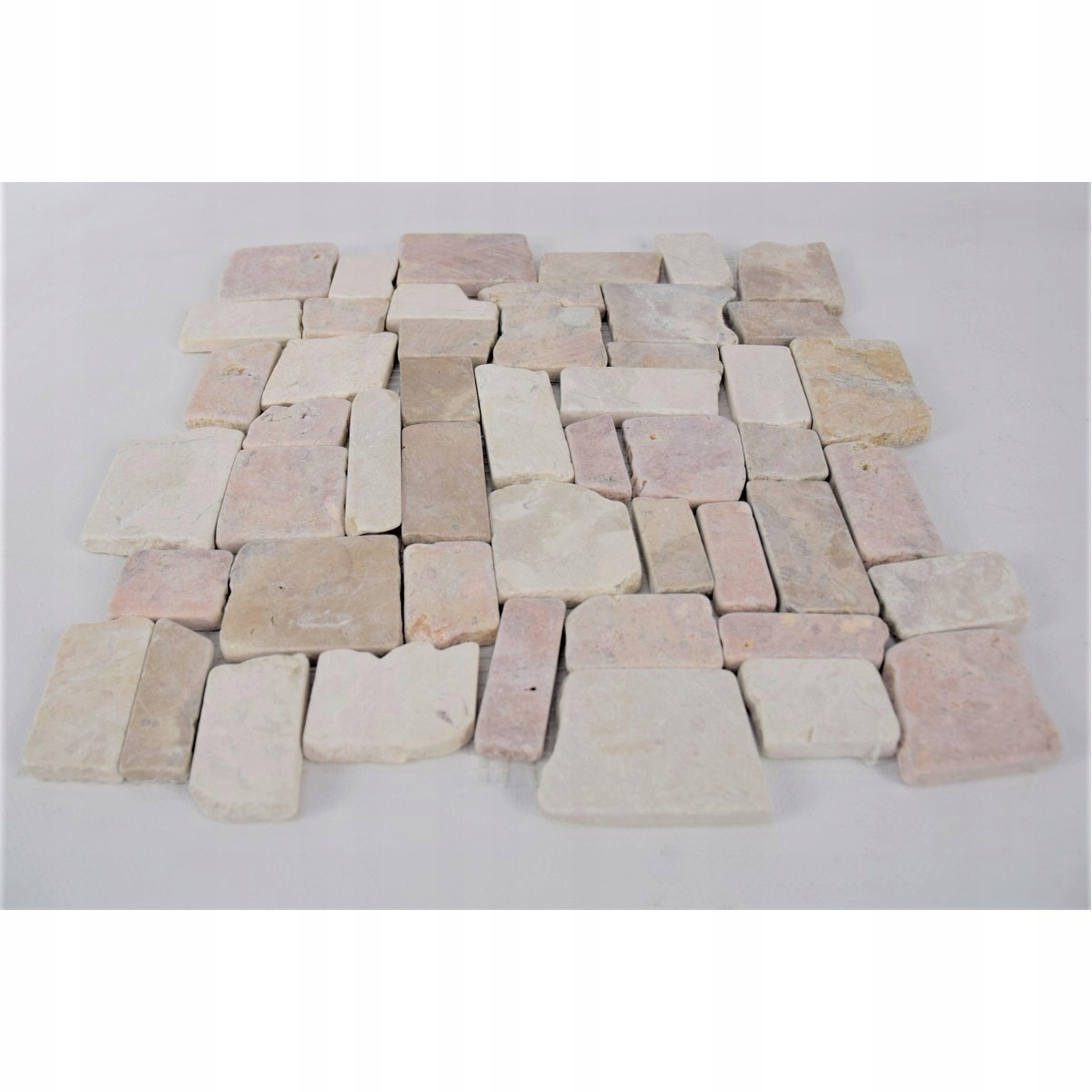 Łamana RED BINTAN labirynt mozaika kamienna IS Gama kolorystyczna odcienie czerwieni