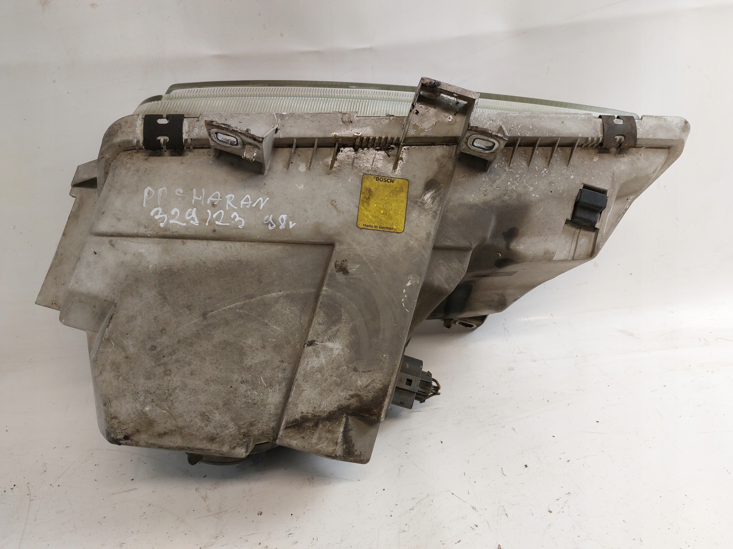 light right front VW SHARAN and