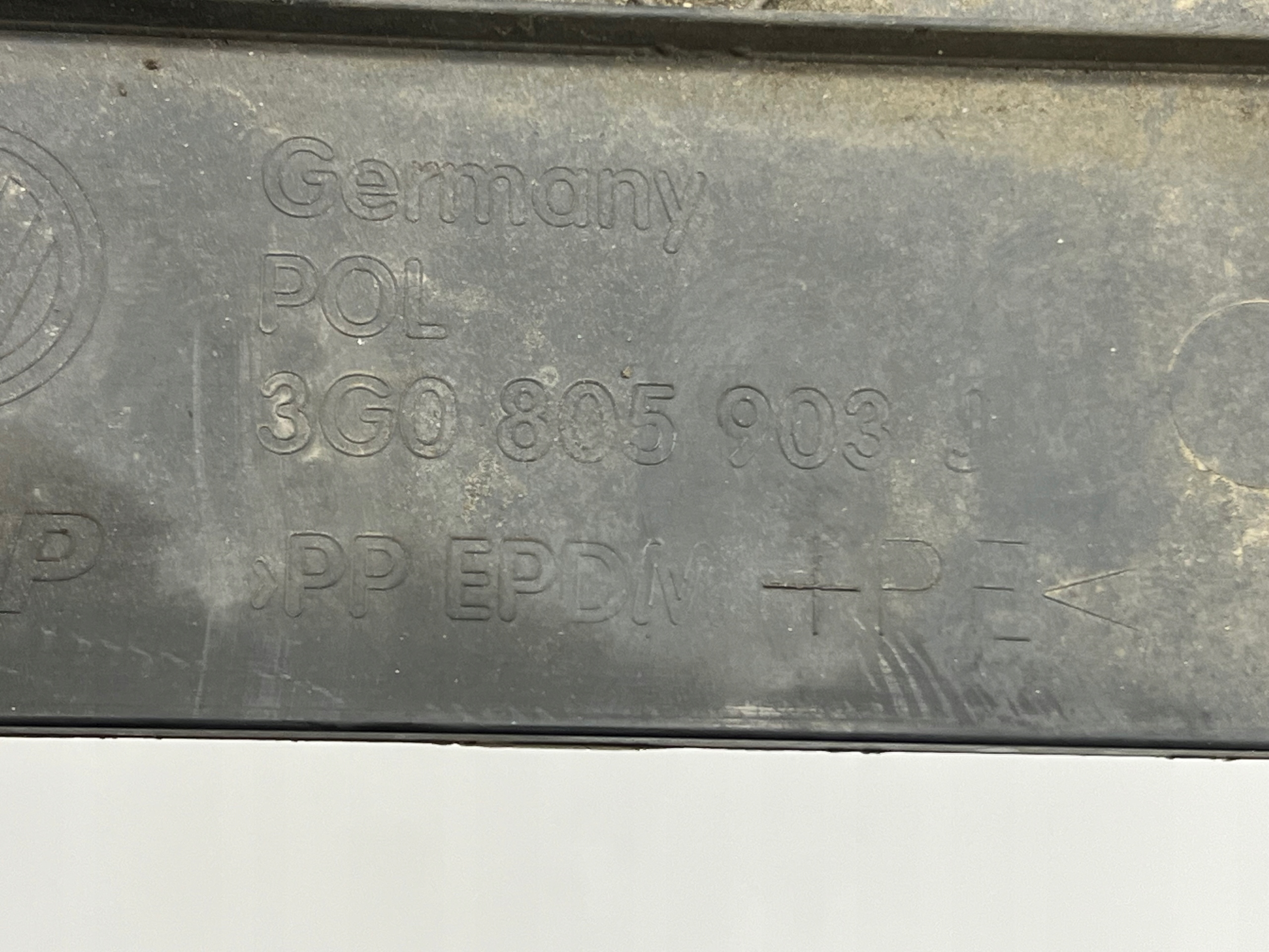 cover below front bumper VW PASSAT B8 3G 3G0 18- LIFT 3g0805903j