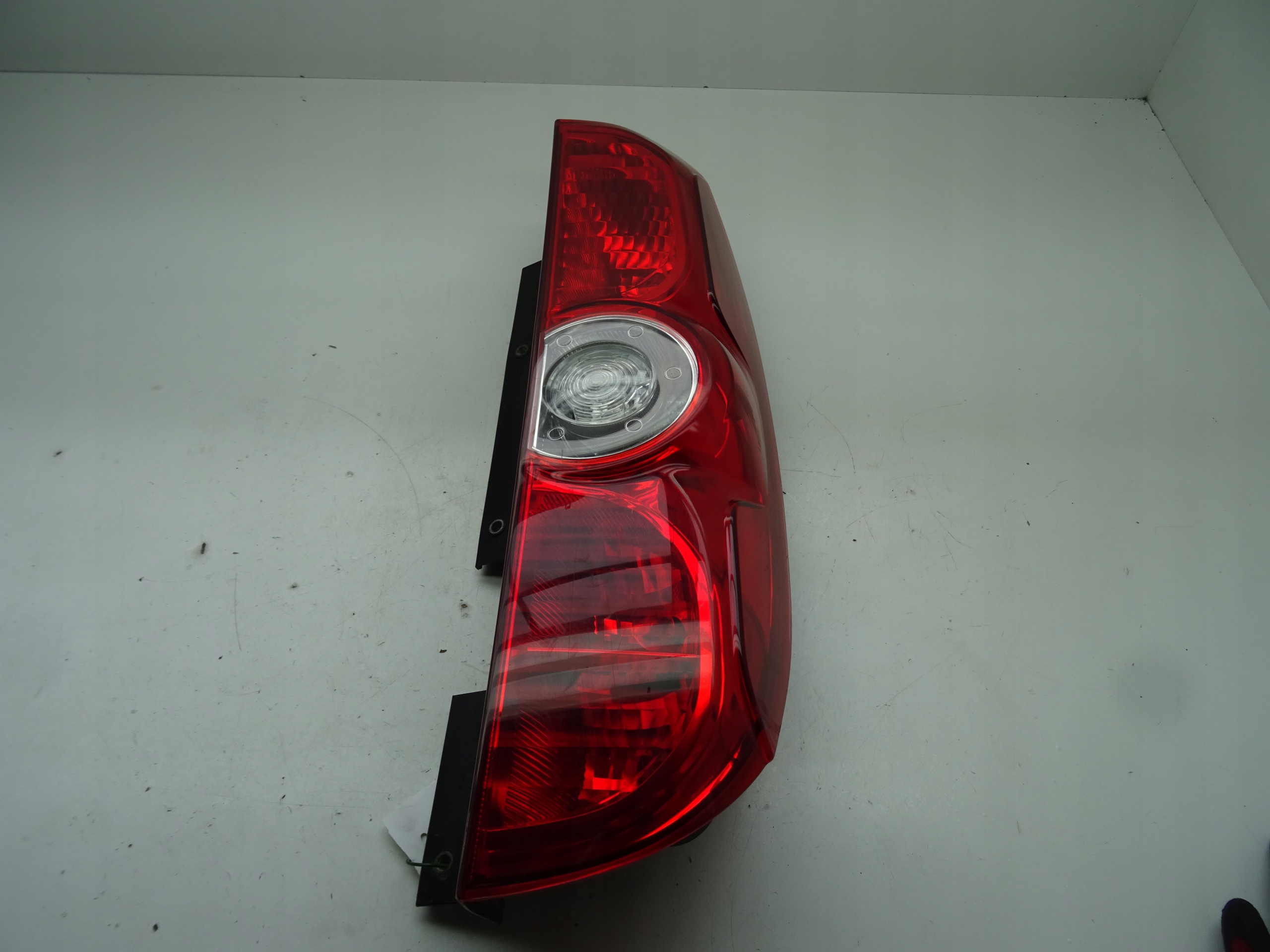 OPEL COMBO D ФАРА ЗАД. ЗАДНЯ ПРАВА 00519248430