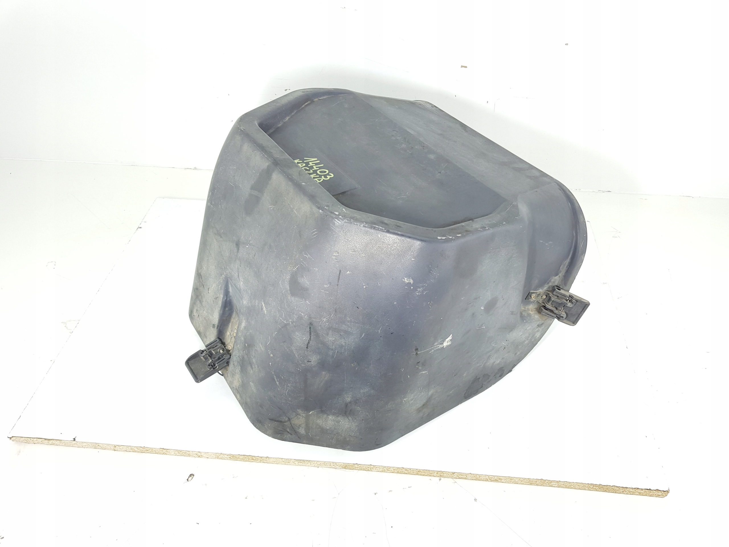 Корпус двигуна Mercedes 208D 308D качка