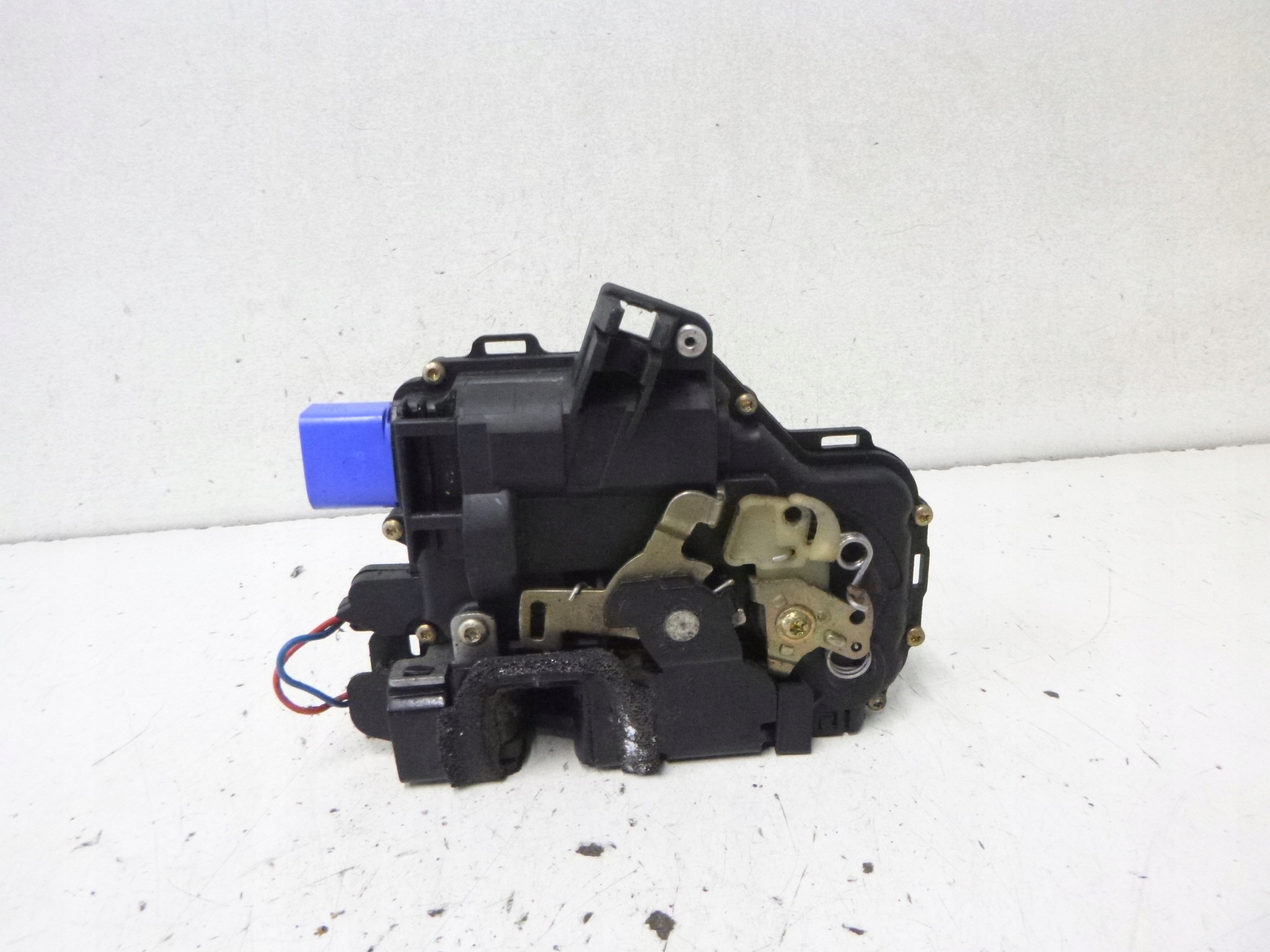 lock door front right Volkswagen Polo 9N1 3D 03r.