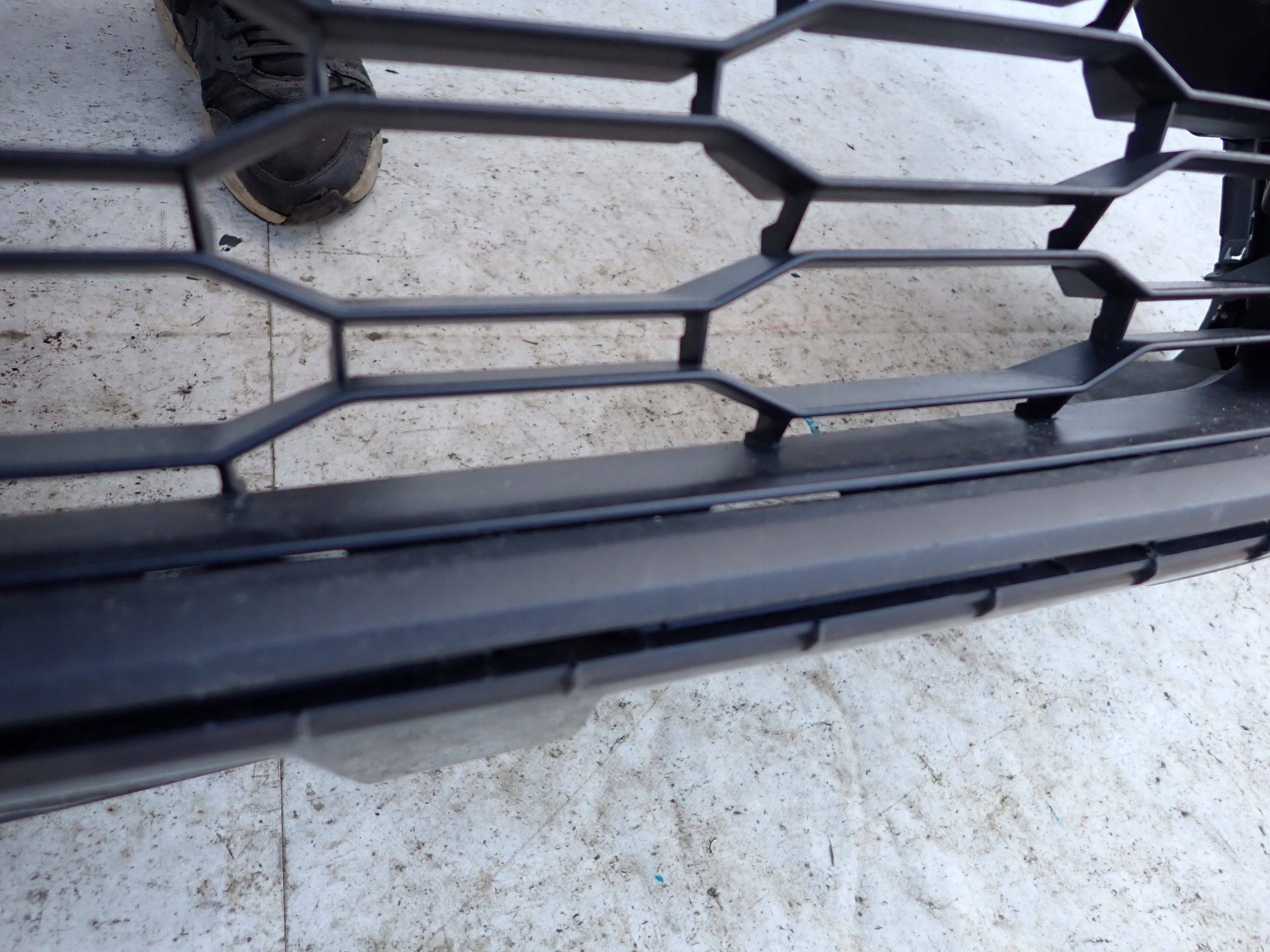SEAT ARONA 6F9 17- bumper front front PDC