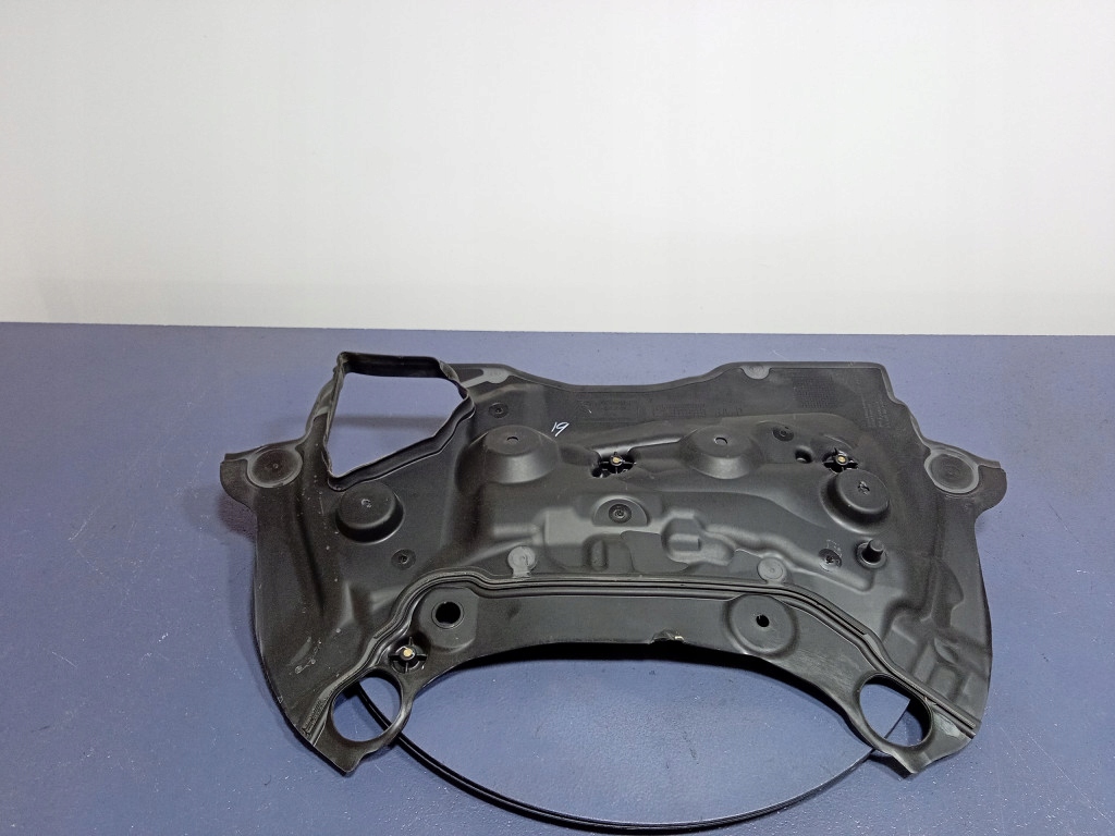 BMW X5 G05 OSŁONA ŚCIANY GRODZIOWEJ ŚRODKOWA 7424945