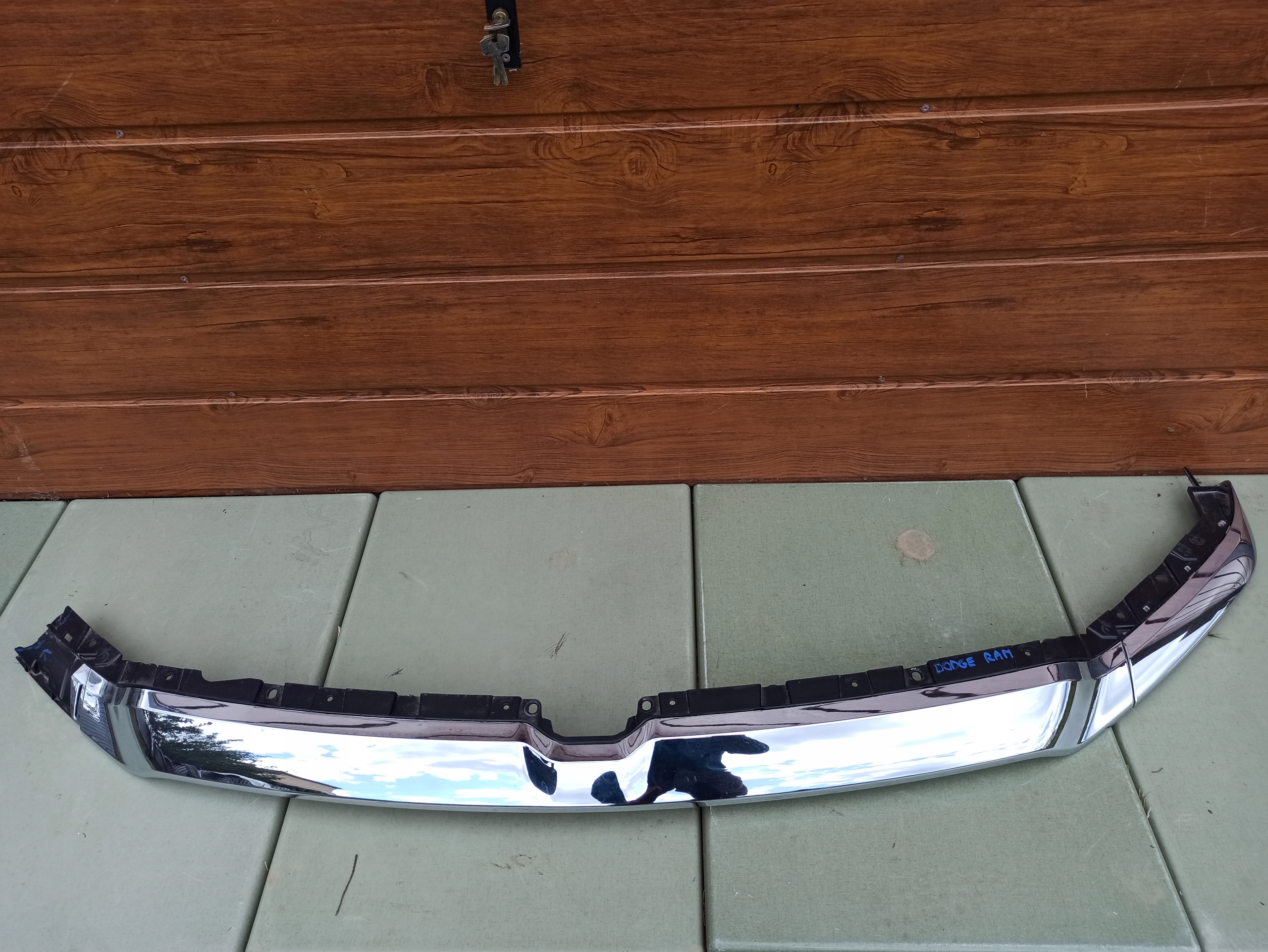 LISTWA ZDERZAKA PRZÓD CHROM DODGE RAM 68335015AG