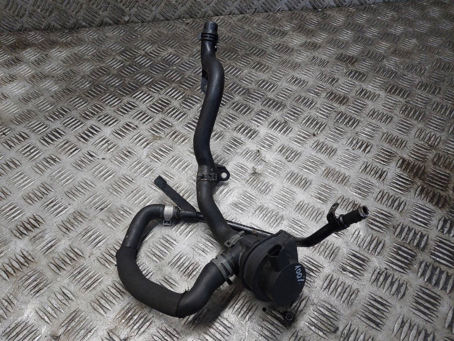 pumpa cirkulacije vode AUDI A4 B8 06H121065D