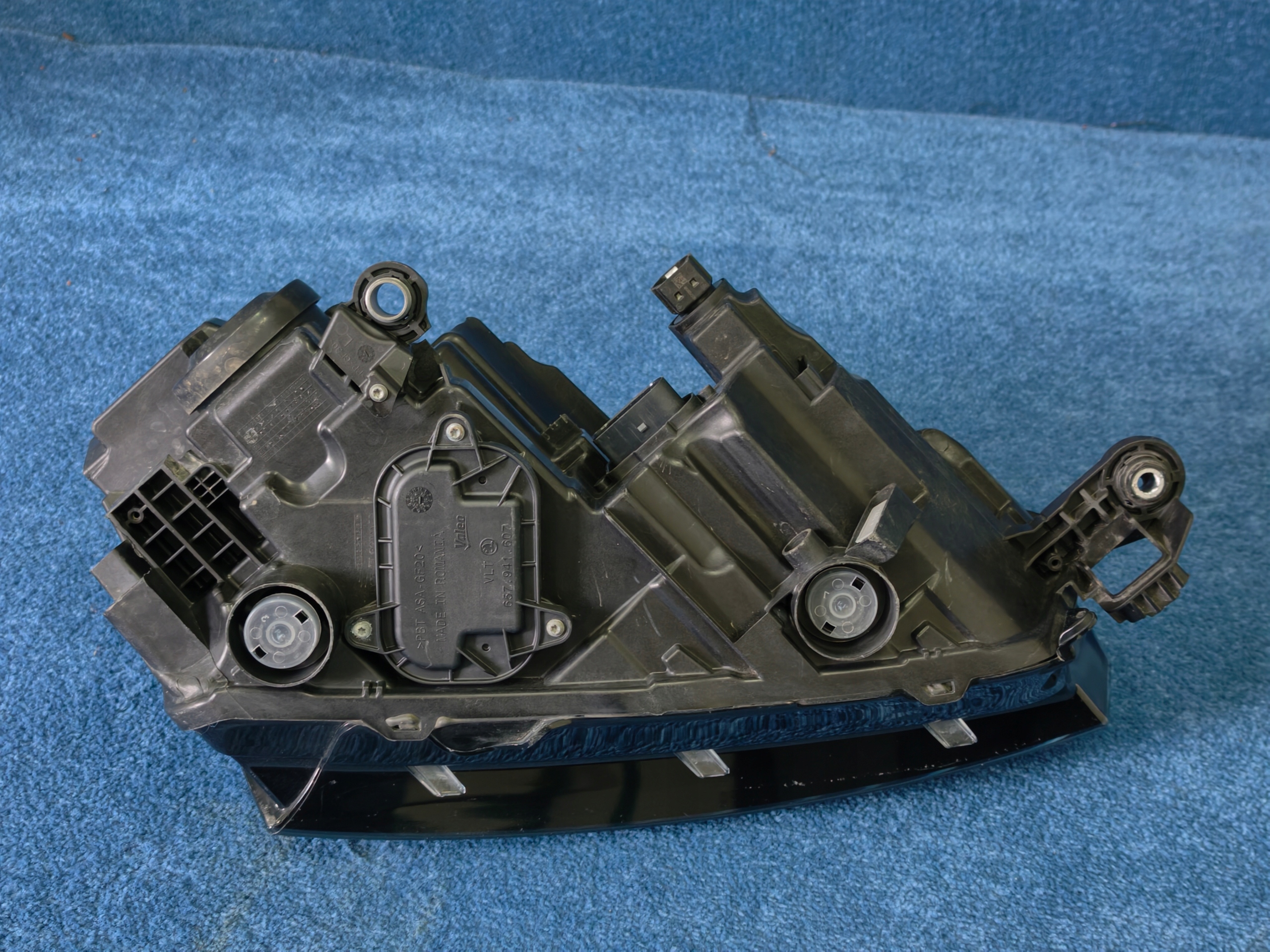 SKODA SCALA REFLEKTOR light left front H7 + LED LADNA original 657941015