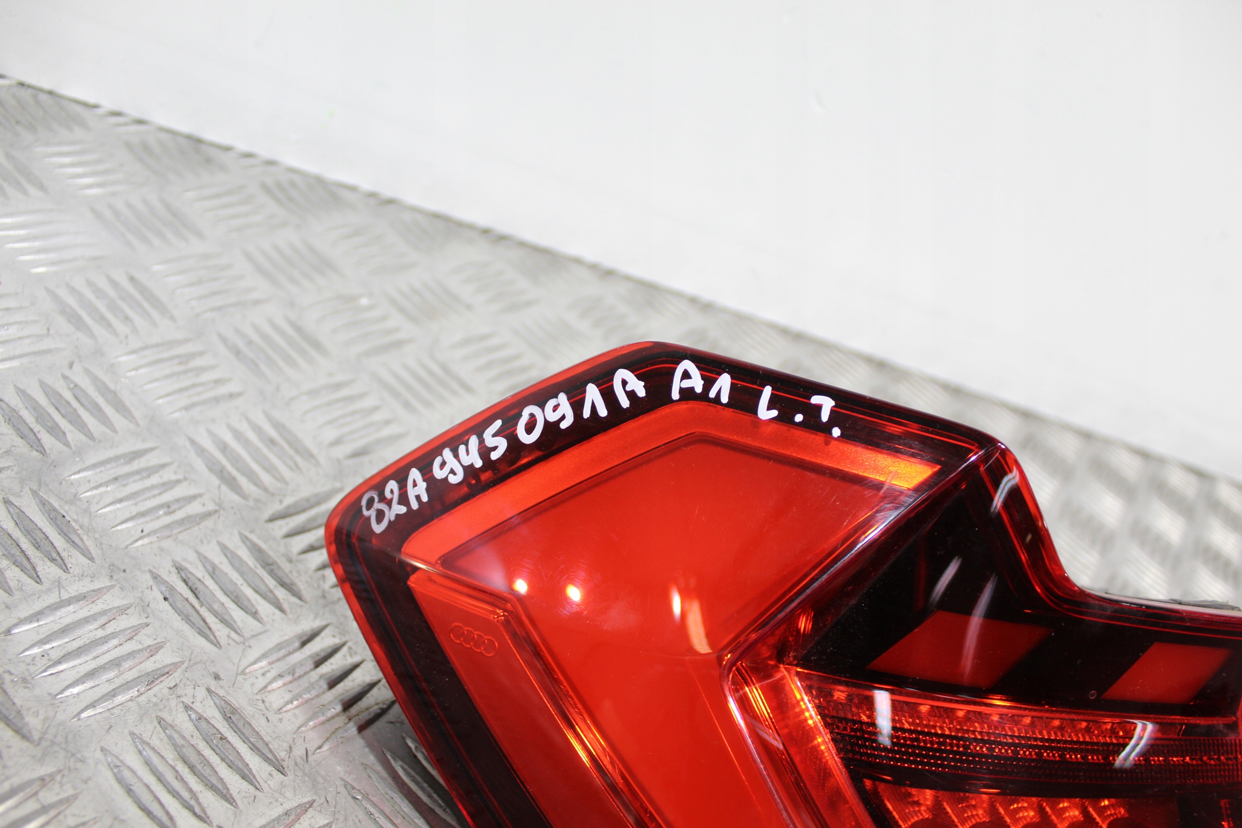 light left rear part AUDI A1 82A 82A945091A S-LINE