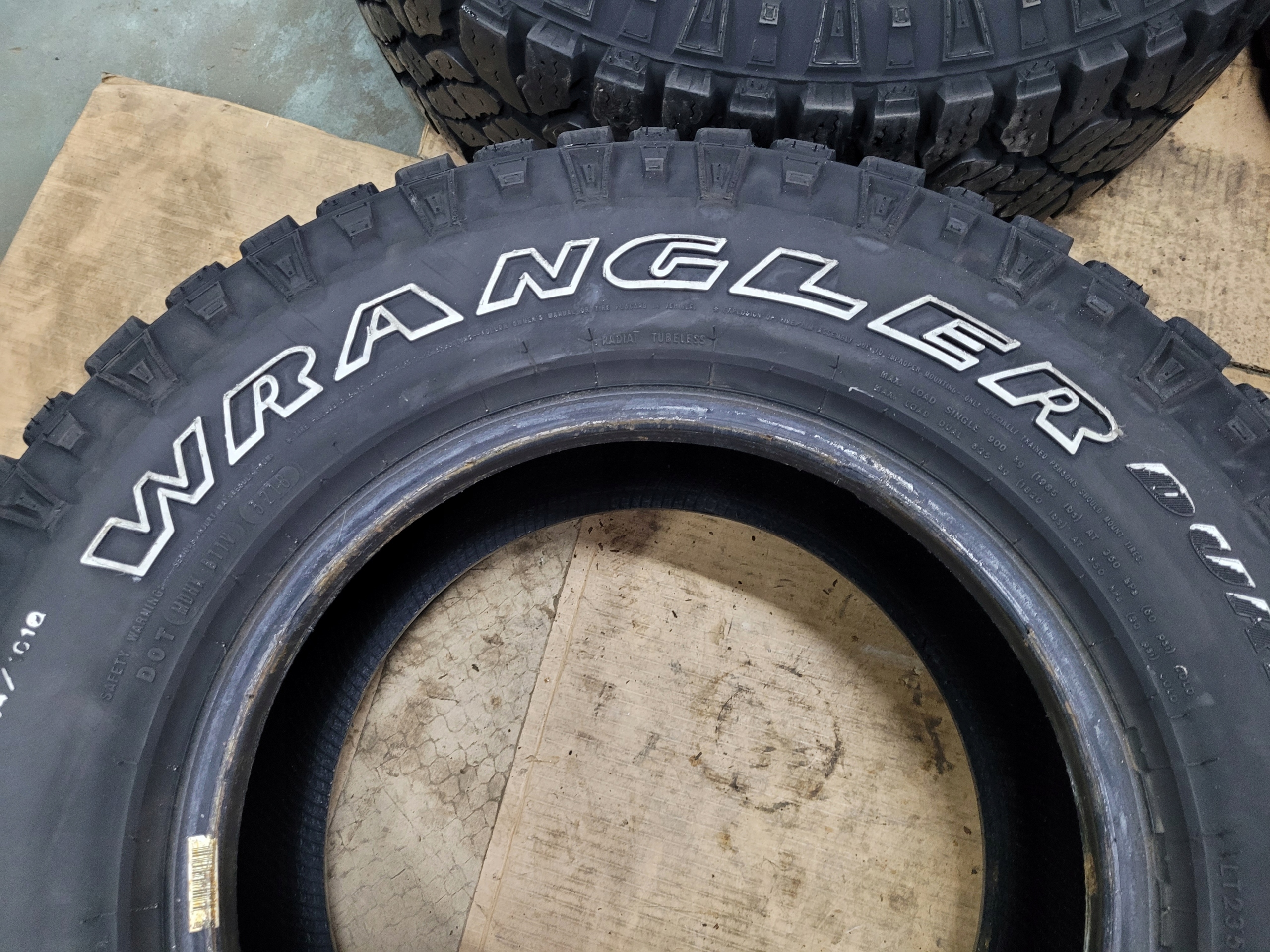 opony GOODYEAR WRANGLER DURATRAC 235/75 R15 Profil opony 75