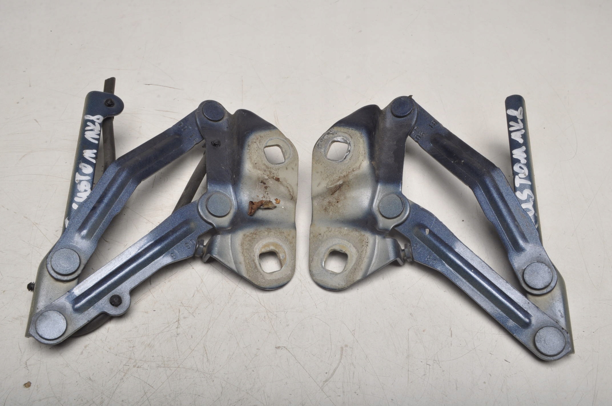 FORD TRANSIT CUSTOM ZAWIAS MASKI LEWY PRAWY KOMPLET Producent części Ford OE