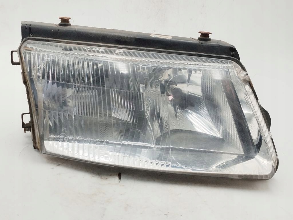 VW Passat B5 světlo pravá předek přední
