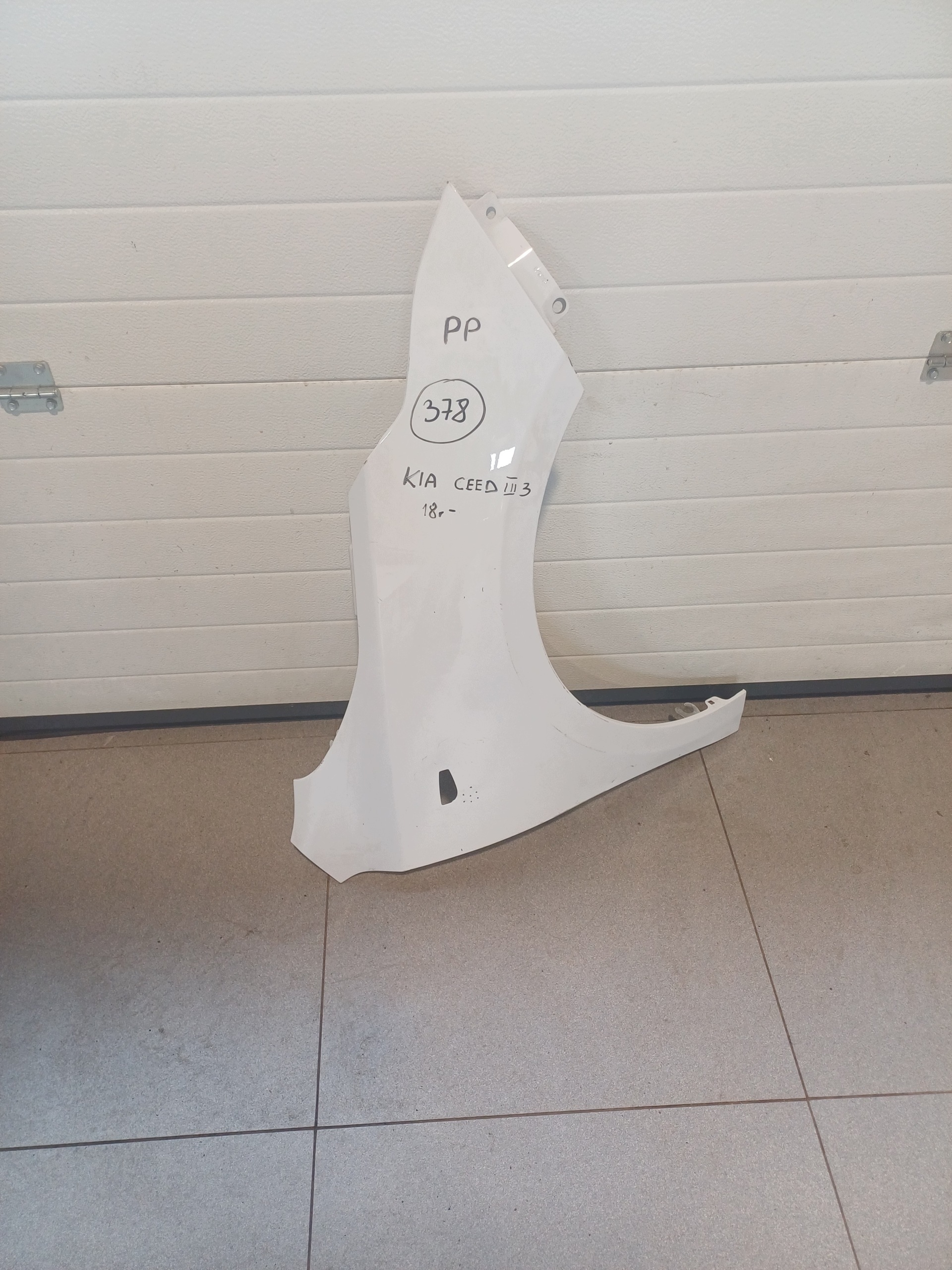 fender right front front KIA CEED III 3 18R