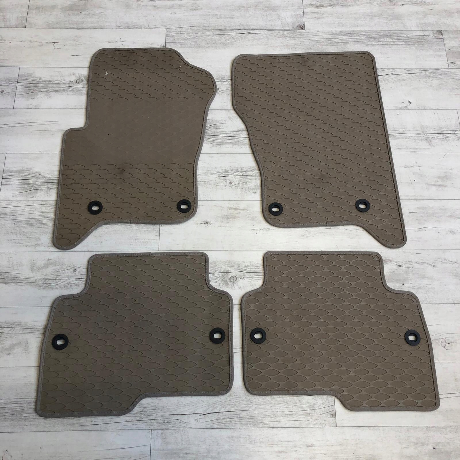 DYWANIKI GUMOWE ZPV LANDROVER DISCOVERY 3 III 05- Producent Inny