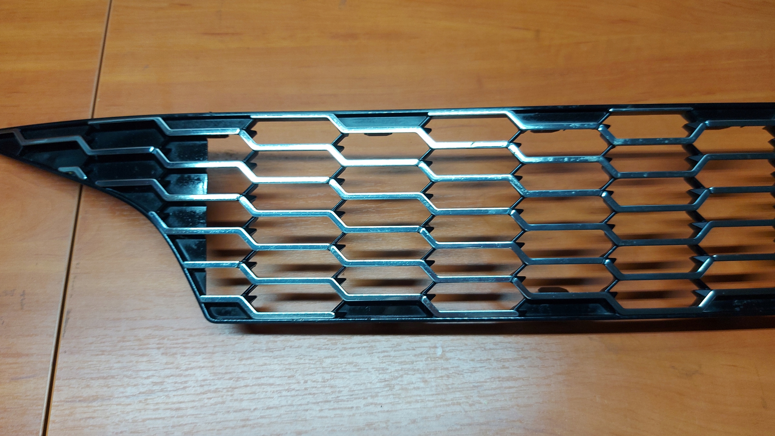 grid of a bumper central front front TOYOTA COROLLA E21 GR LIFT 23