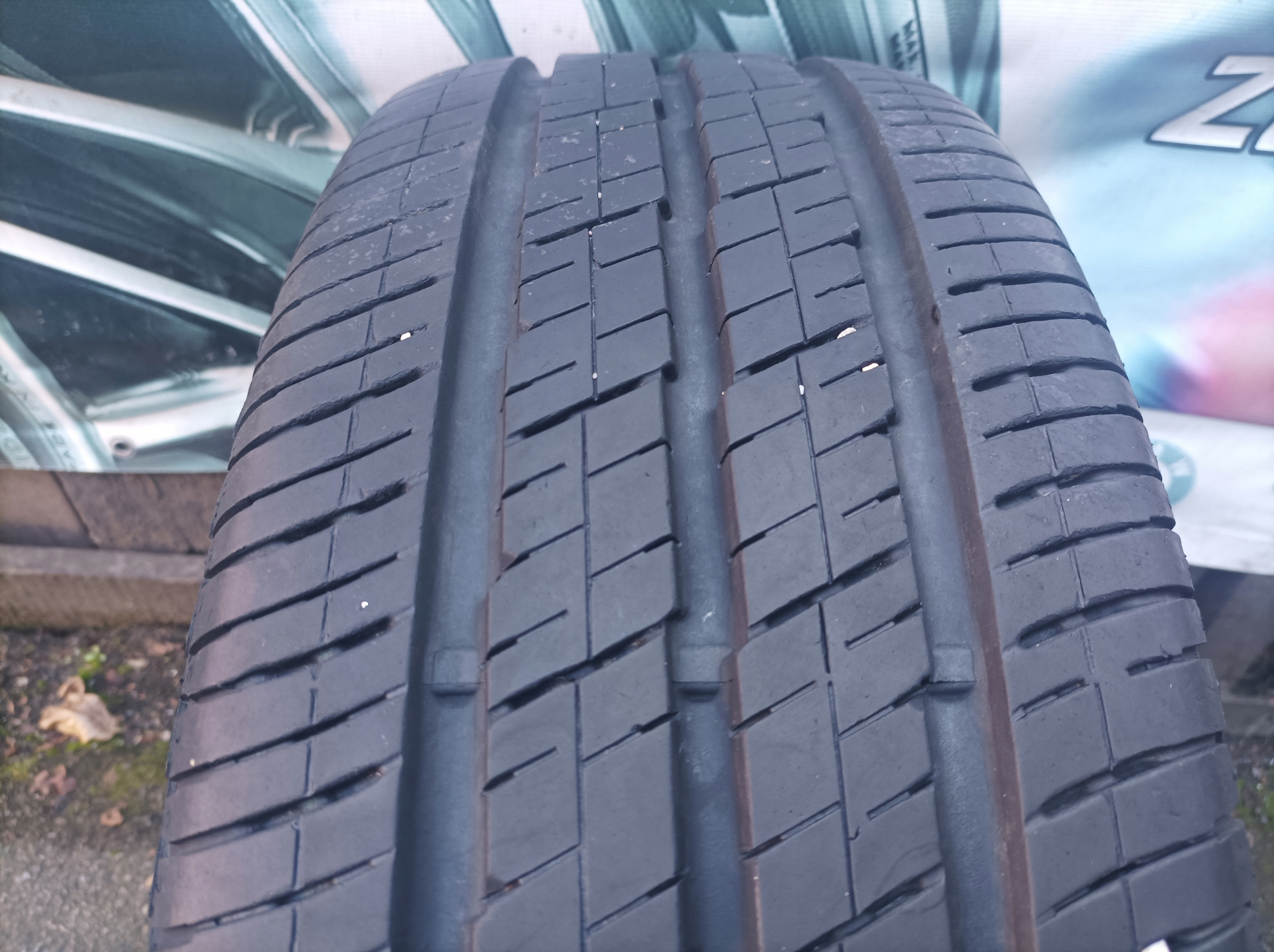 235/65 R16c 121r Continental Vanco 2