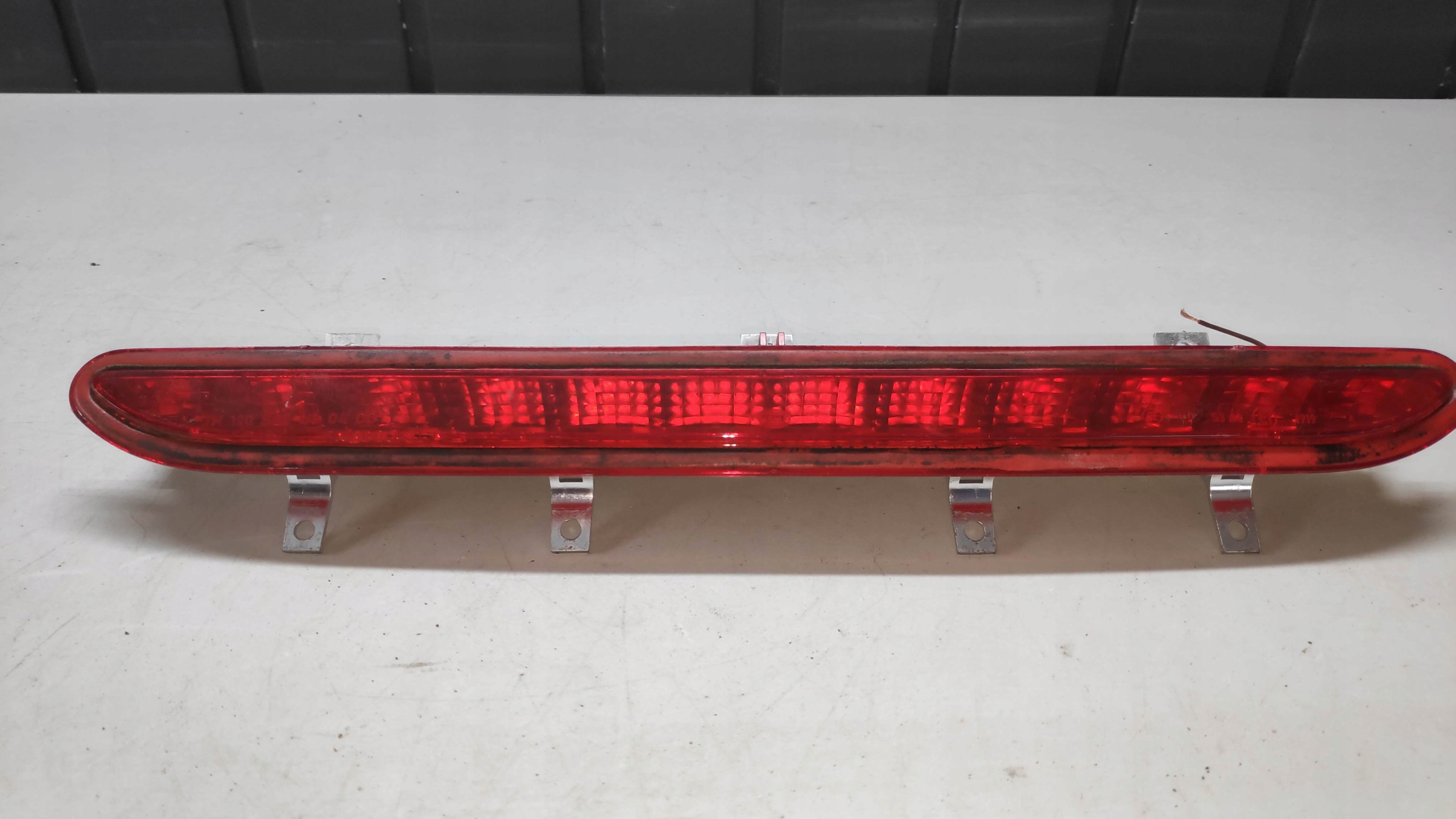 LAMPKA LAMPA TRZECIE SWIATLO STOP KLAPY VW EOS 1Q0945097B OEM