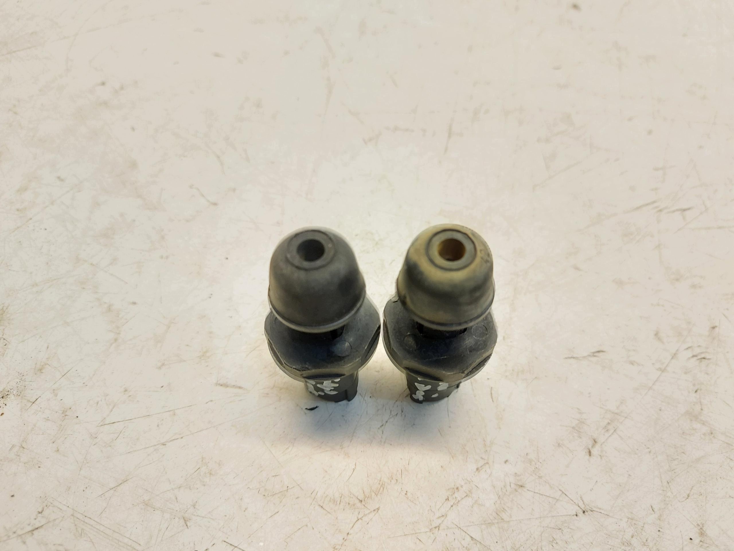 Volvo XC40 Lift Recharge tip bonnet lower