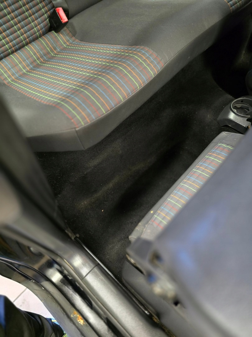 ковер vw POLO 9N 9N2 2005-2009 6Q1863367P