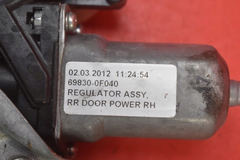 window regulator right rear part 69830-0F040 TOYOTA VERSO 09-13