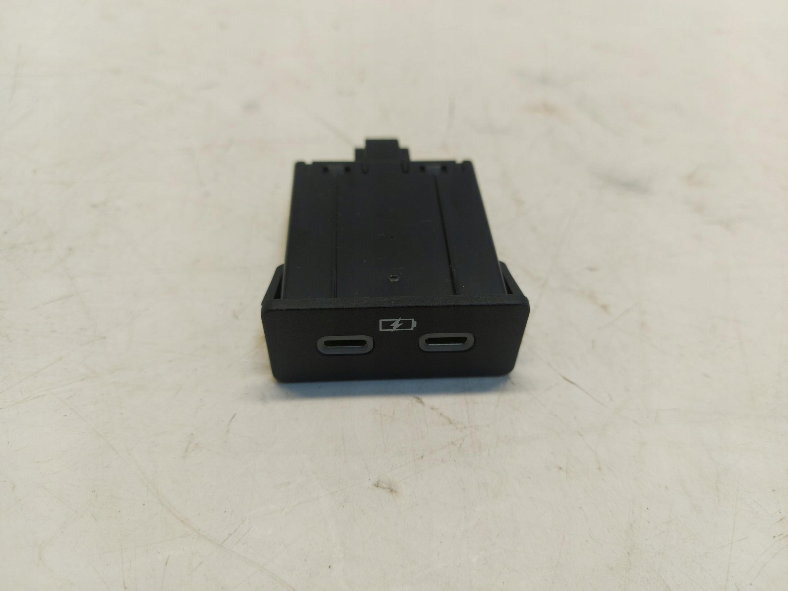Mazda CX60 PHEV adapter USB PORT K618-66290