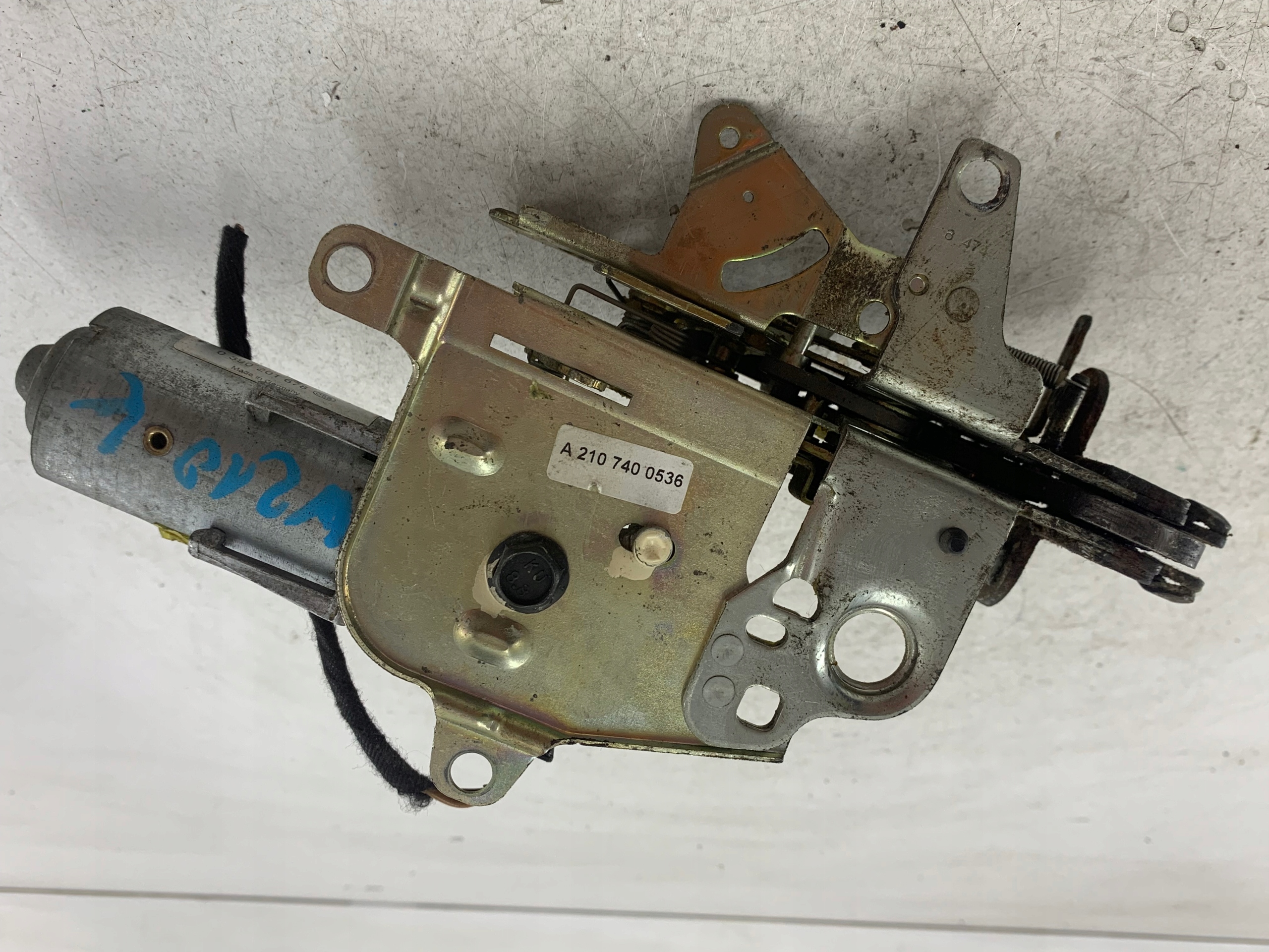 MERCEDES W210 KOMBI lock bonnet boot A2107400536