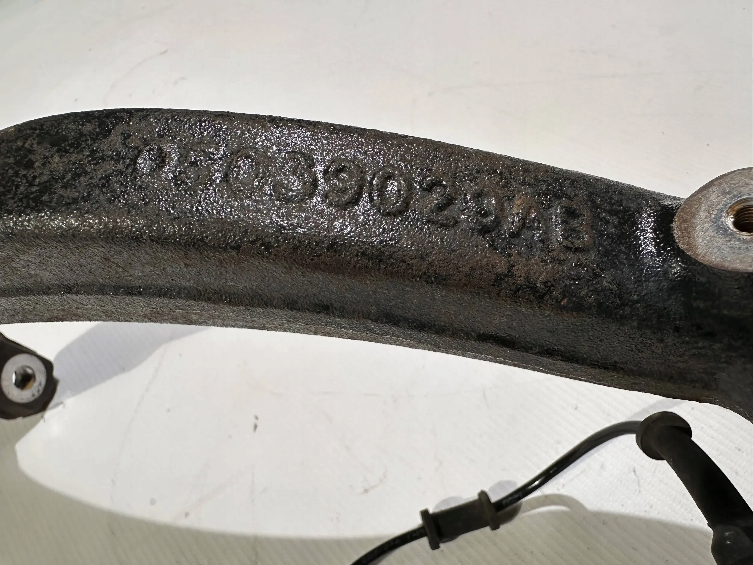 otoč čepu levá předek přední Dodge Charger SRT 6.4 2011 - 2014