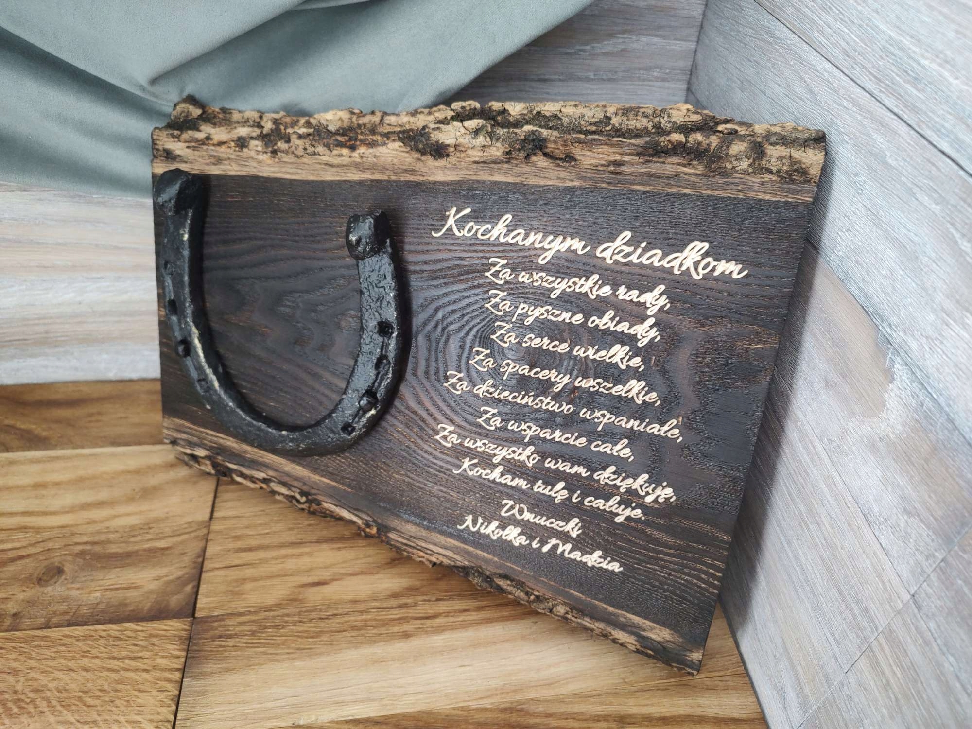 Dárek k den prarodičů – gravírování podkovy