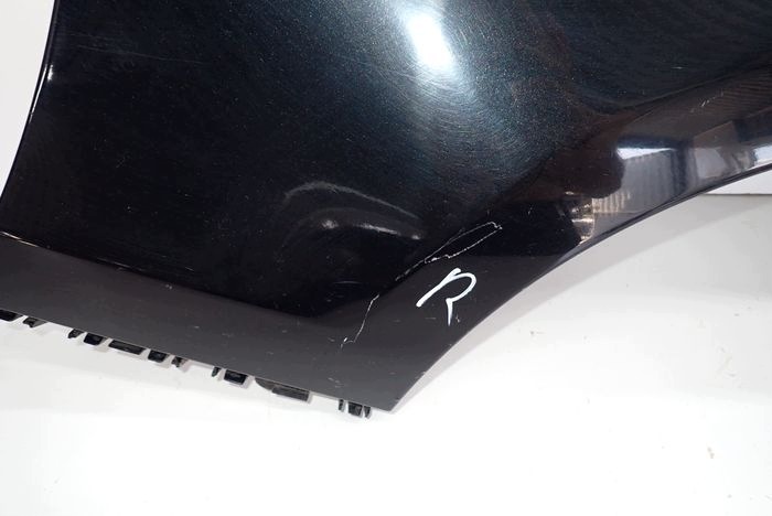 BMW 1 E87 E82 E83 E88 blatník pravý přední předek