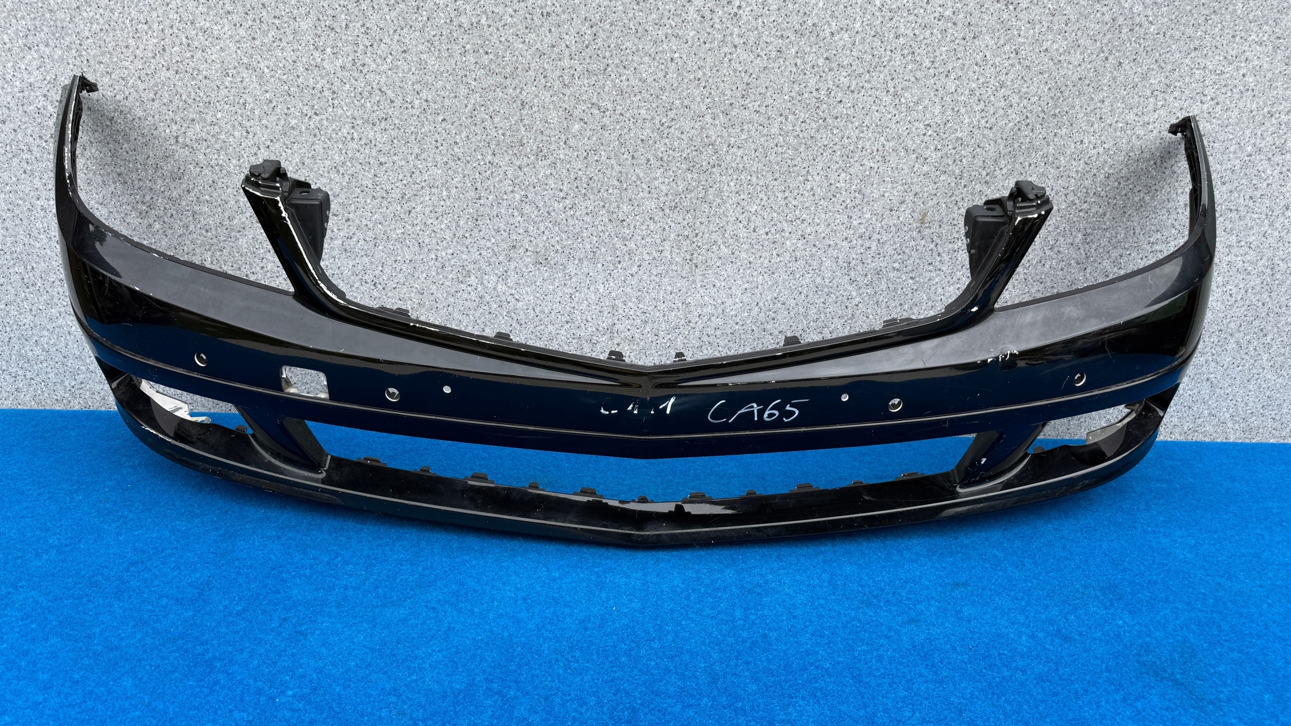 MERCEDES C-KLASA W204 bumper front 6XPDC without CHROMOW + supports CA65