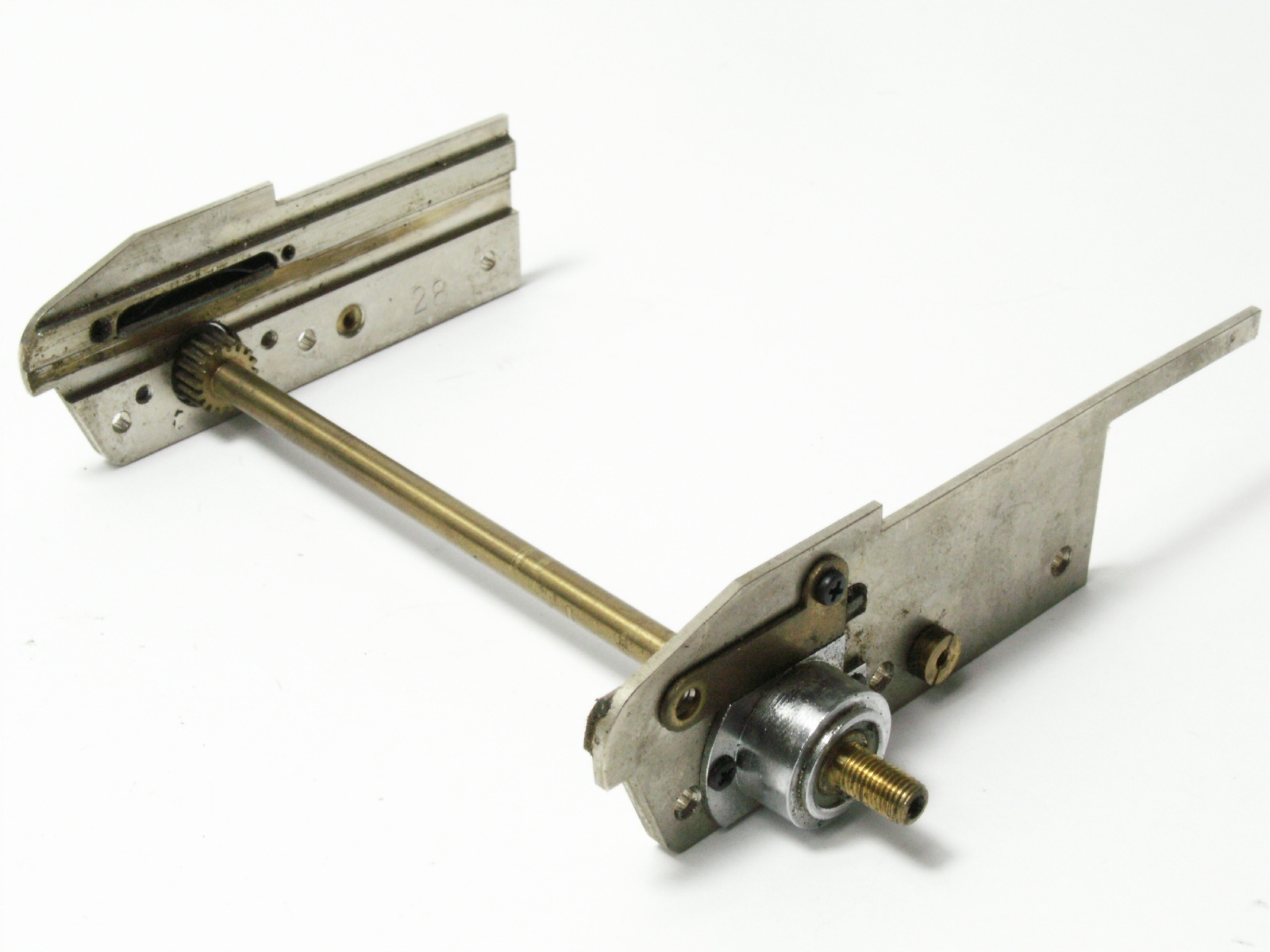 MAMIYA C330: ośka wysuwu czołówki UNIKAT!