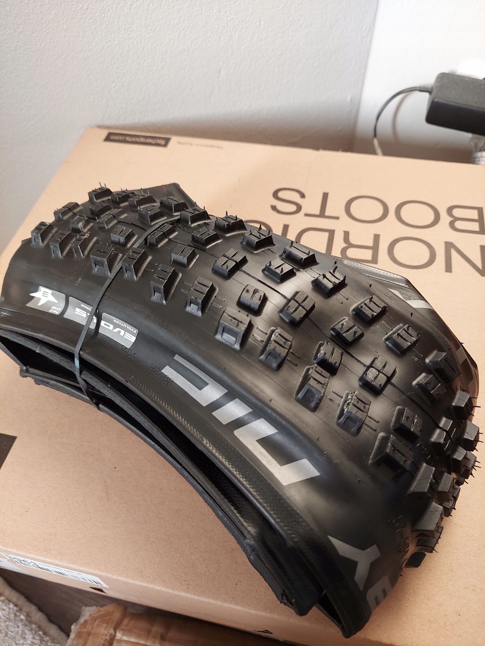 

NOwa opona Schwalbe Nobby Nic Evo 27,5x2.25 Ls