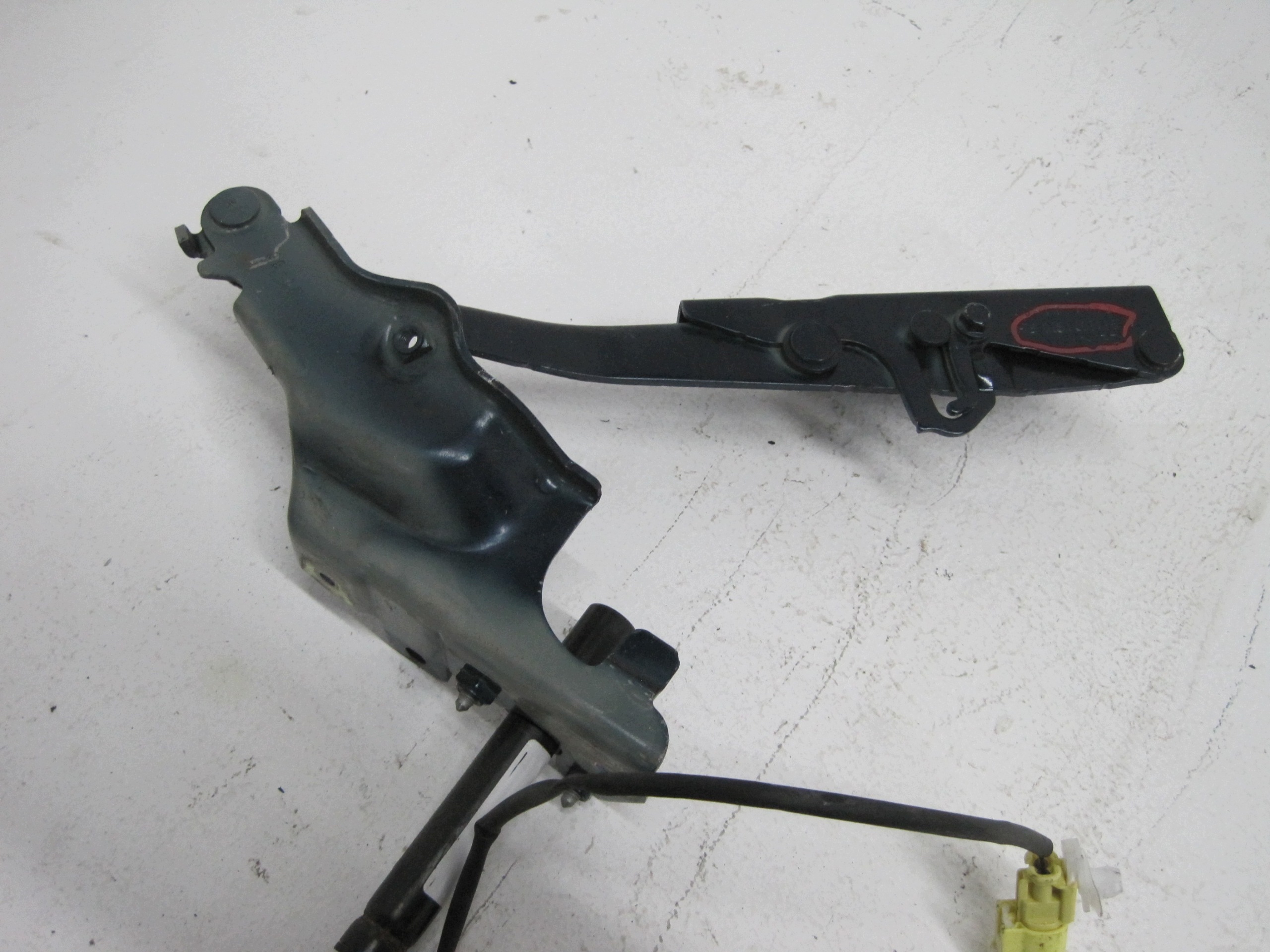 hinge bonnets CITROEN DS9 9813071980 PIROTECHNICZNY
