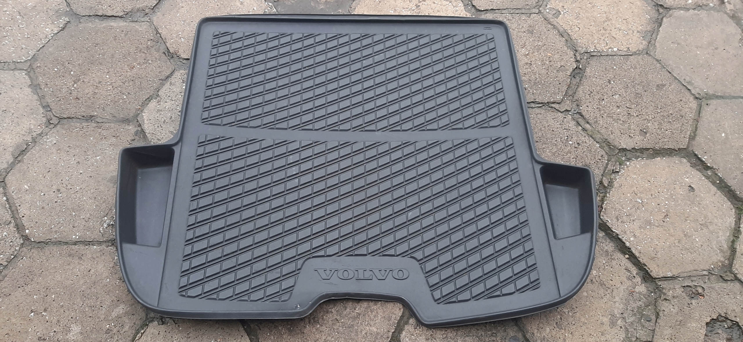 Mata bagażnika VOLVO V50 od 2005 roku