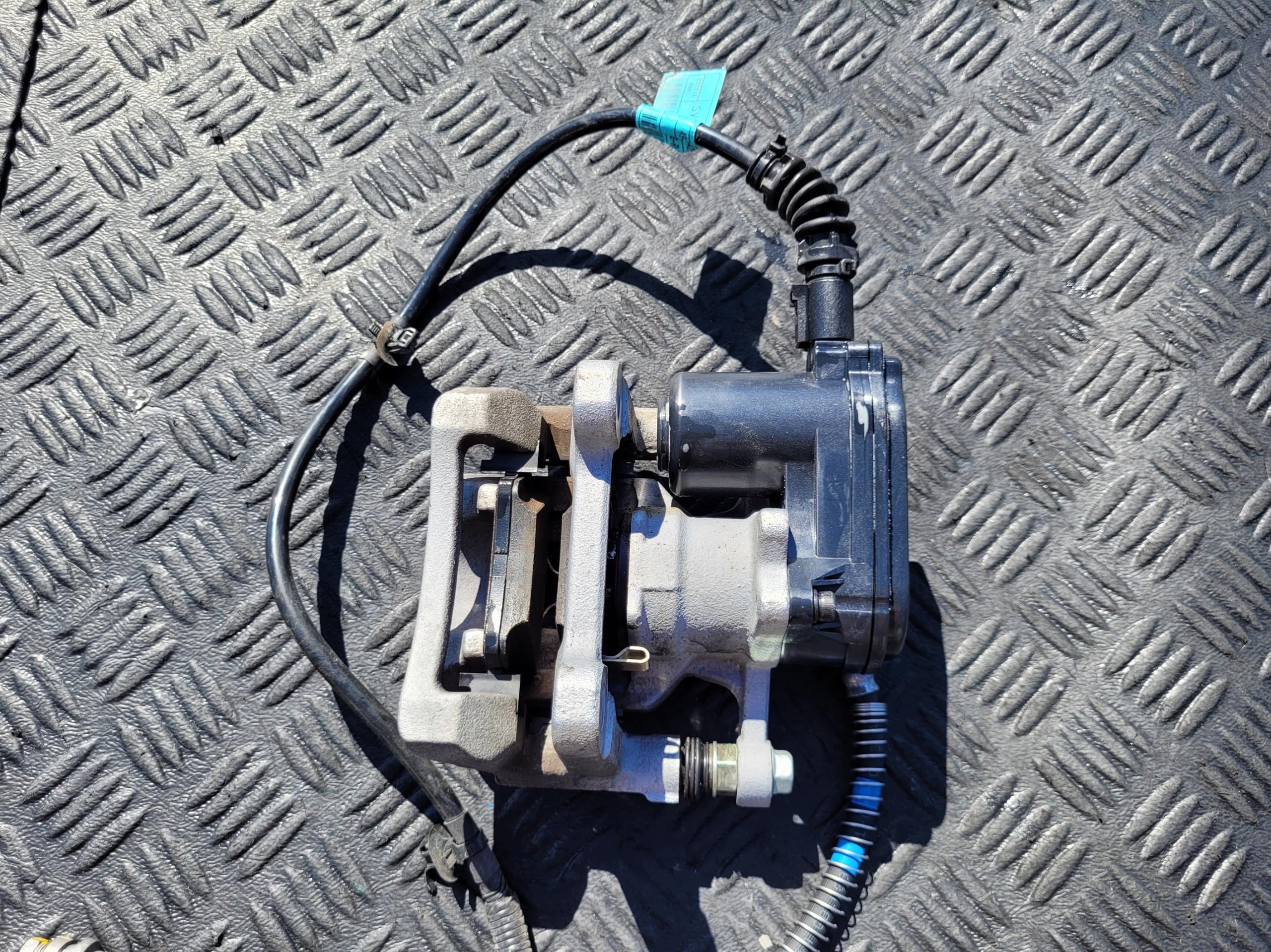 caliper rear part rear electrical left SSANGYONG KGM TORRES EVX