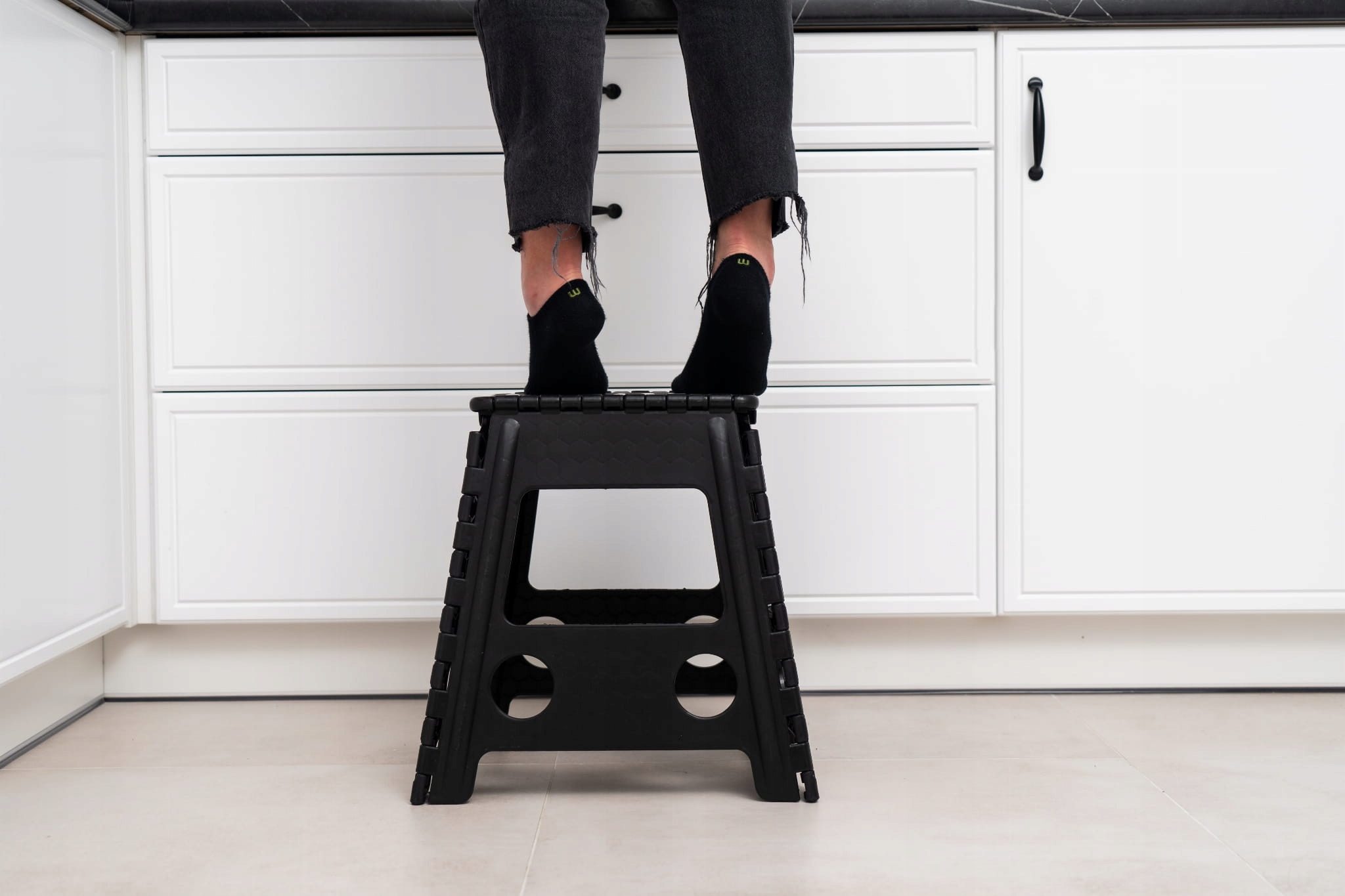 STOŁEK TABORET SKŁADANY ANTYPOŚLIZGOWY 40 cm Szerokość mebla 40 cm