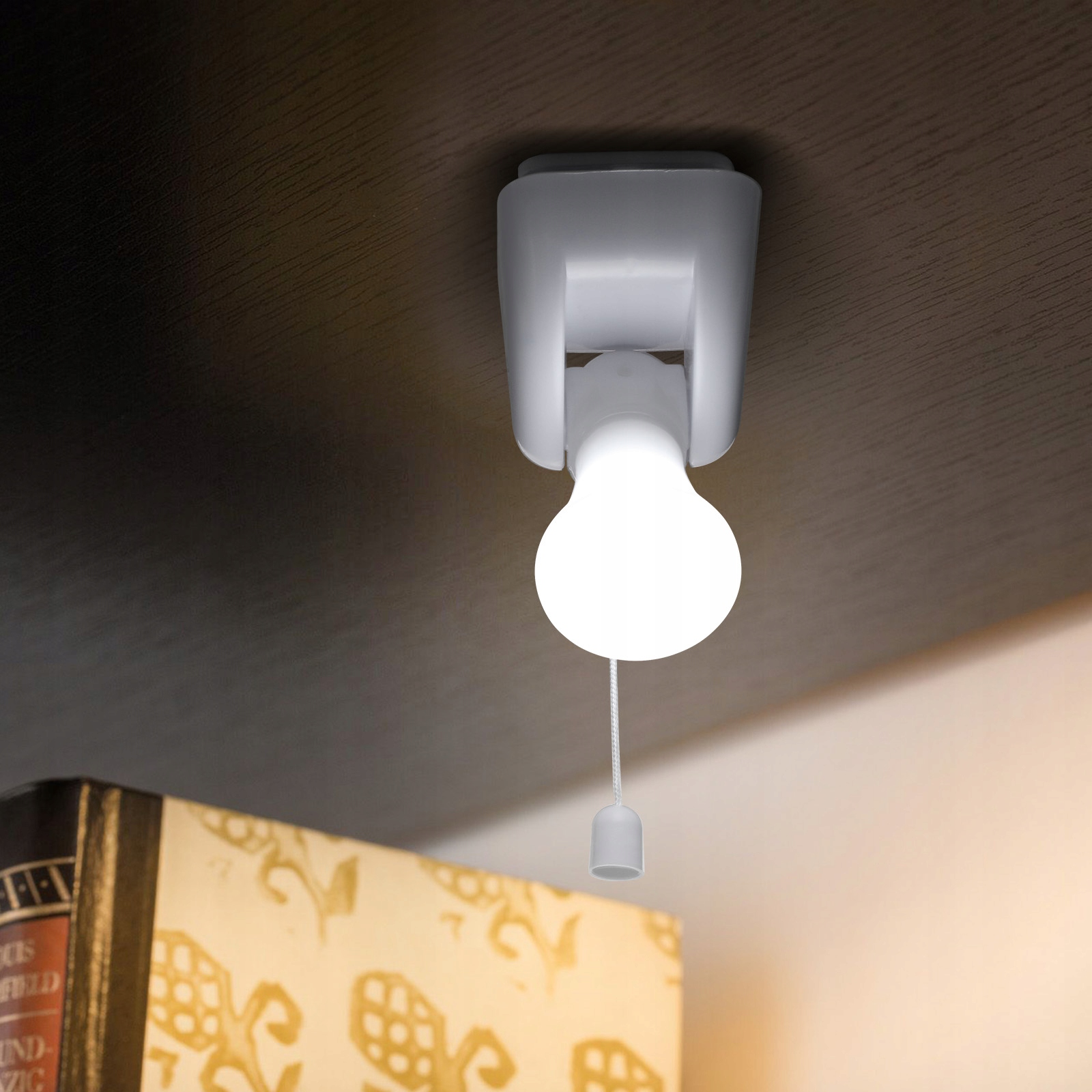 LAMPA LED NA BATERIE PRZENOŚNA SAMOPRZYLEPNA DO MONTAŻU Długość/wysokość 5 cm